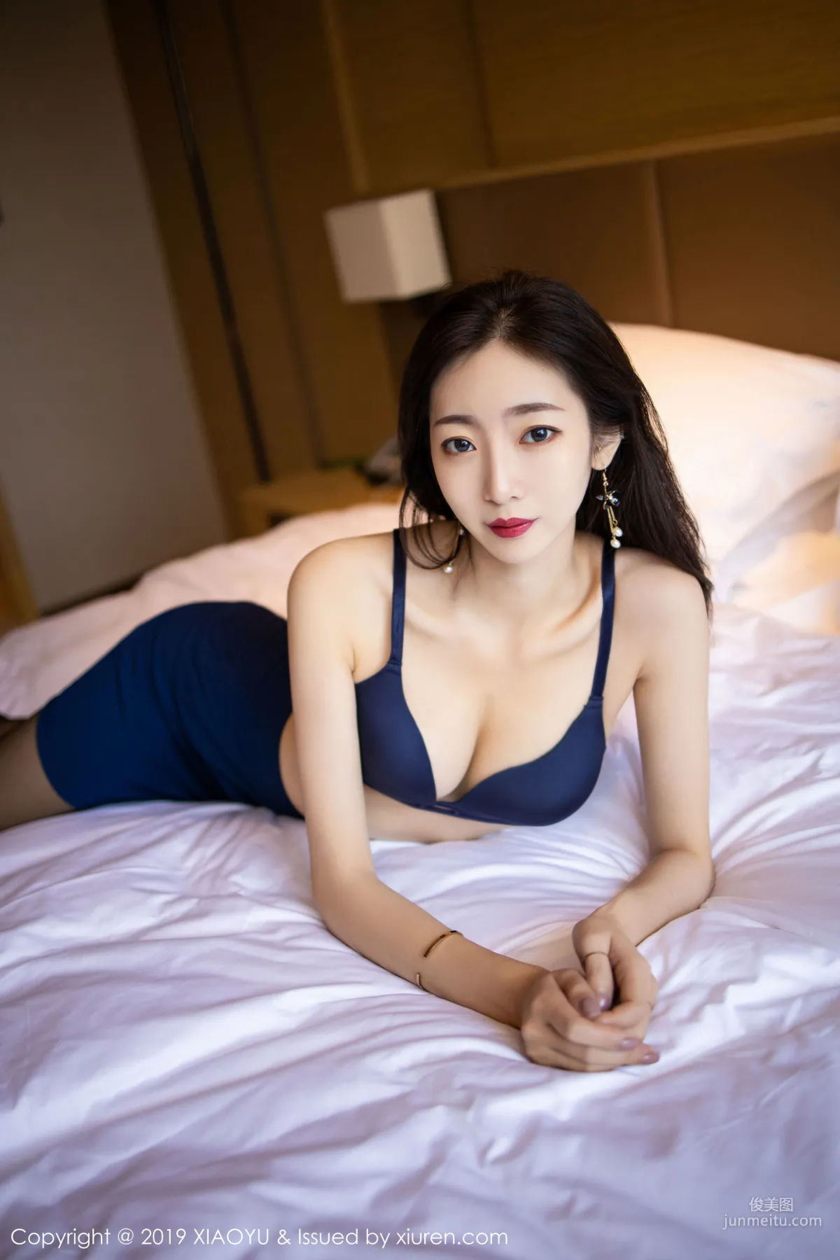 Anqi Yee Black Stockings OL Professional Wear [XIAOYU] Vol.203 Photo Set photo 44
