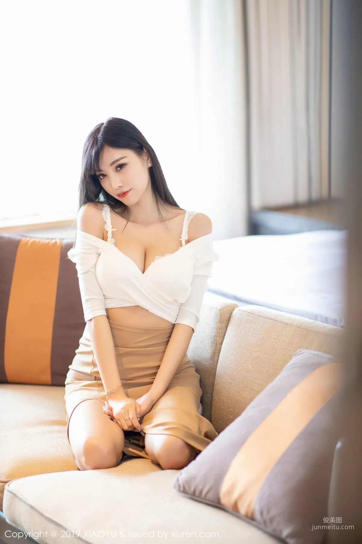 Yang Chenchen sugar Elegant Clothing + Sexy Lingerie [XIAOYU] Vol.219 Photo Set photo 24