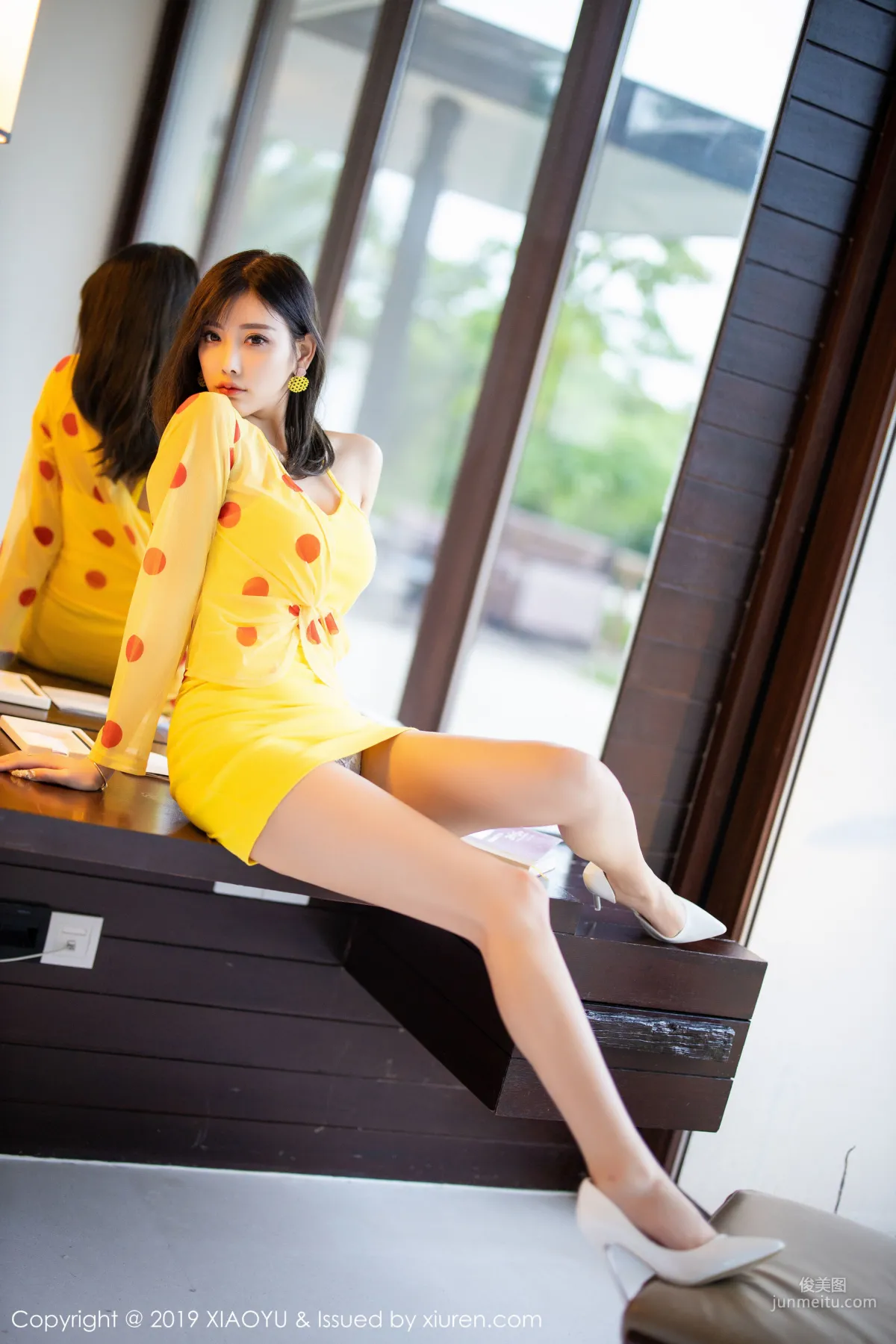 Yang Chenchen sugar, Pure and Sweet + Sexy and Alluring [XIAOYU] Vol.204 Photo Set photo 17