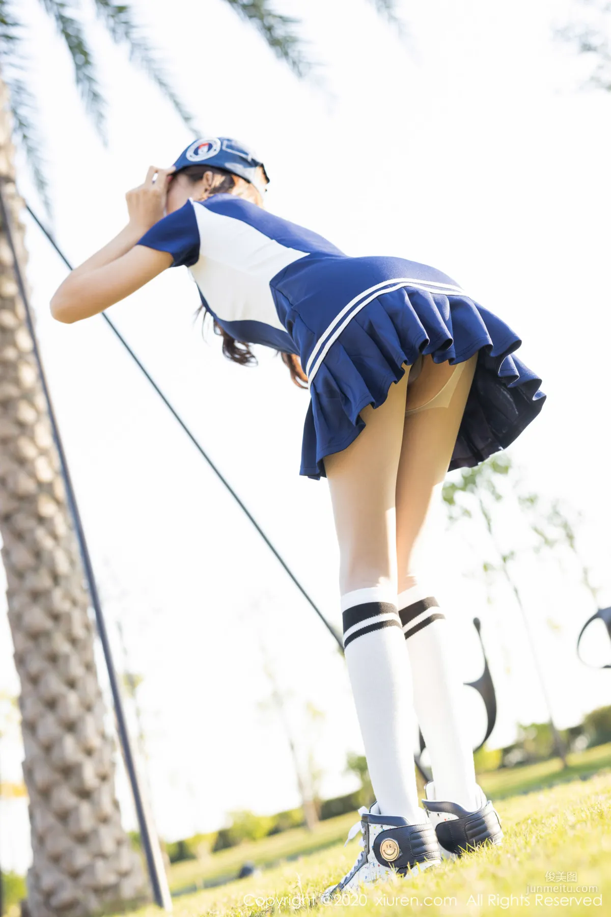 Yang Ziyan Cynthia, Outdoor + Shiny Stockings + Leggings Series! [XiuRen] No.1963 Photo Set photo 10