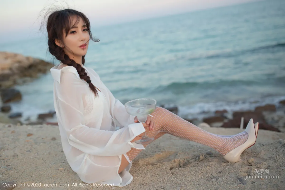 Tao Xile_lele "Beach Fishnet Stockings Outdoor Shoot Series" [XiuRen] No.1951 Photo Set photo 7