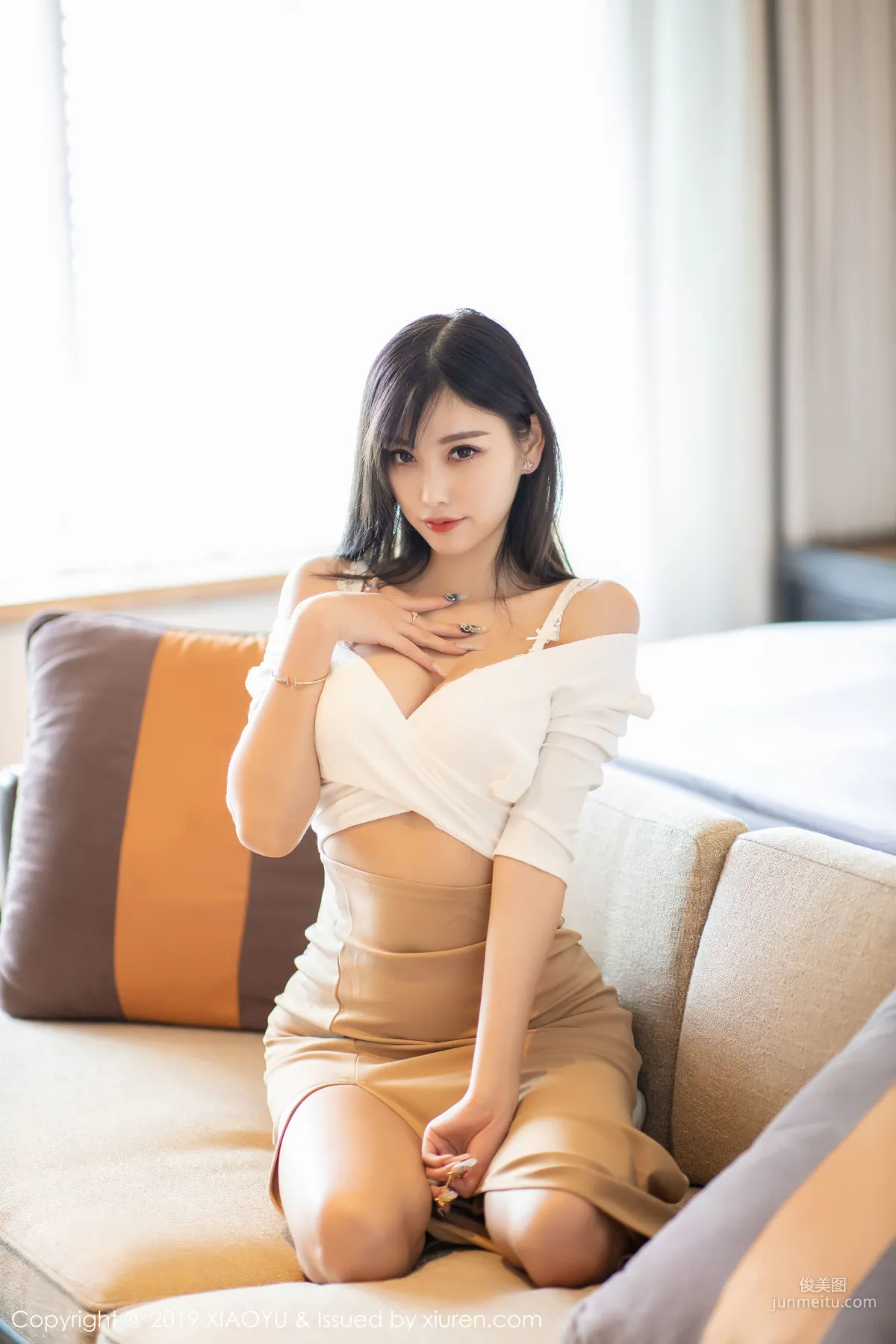 Yang Chenchen sugar Elegant Clothing + Sexy Lingerie [XIAOYU] Vol.219 Photo Set photo 25