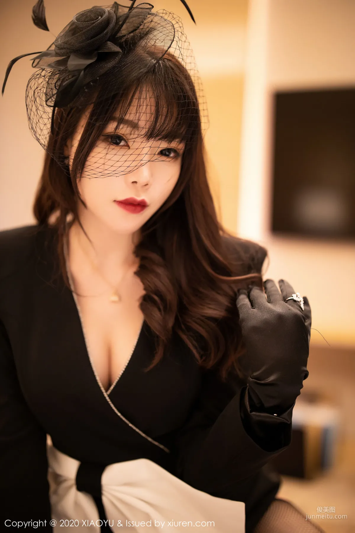 Zhizhi Booty Elegant and Noble Uniform and Charming Fishnet Stockings Series [XIAOYU] Vol.239 Photo Set photo 20
