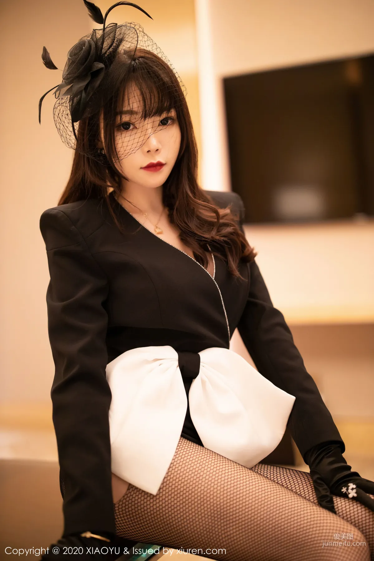 Zhizhi Booty Elegant and Noble Uniform and Charming Fishnet Stockings Series [XIAOYU] Vol.239 Photo Set photo 18