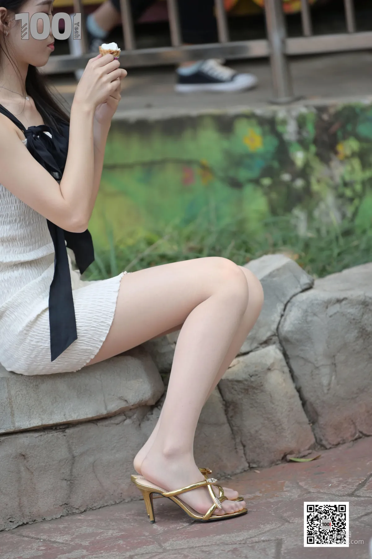 Model Tui Tui, Mom, That Girl Has Ice Cream 3 [One Thousand and One Nights IESS] Stockings and Beautiful Legs Photo Set photo 55