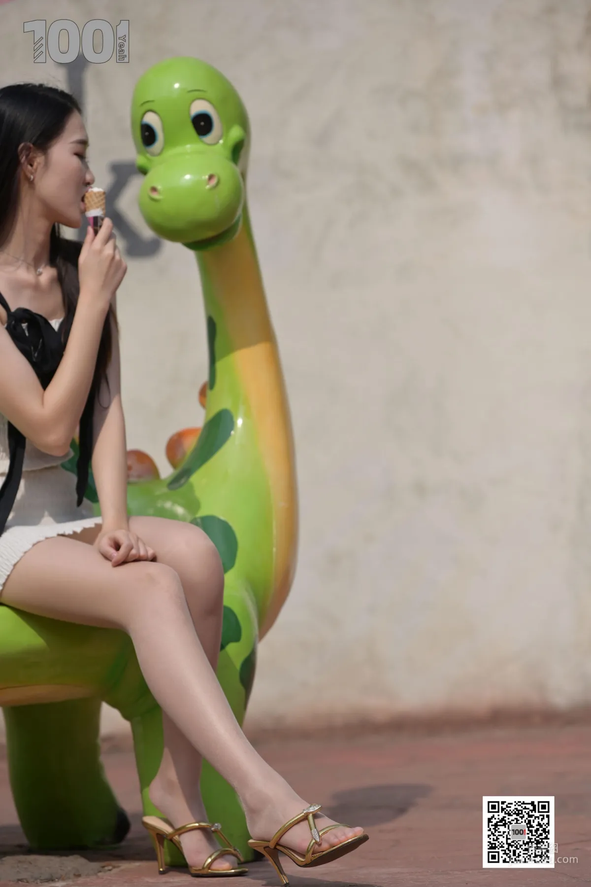 Model Tui Tui, Mom, That Girl Has Ice Cream 3 [One Thousand and One Nights IESS] Stockings and Beautiful Legs Photo Set photo 87
