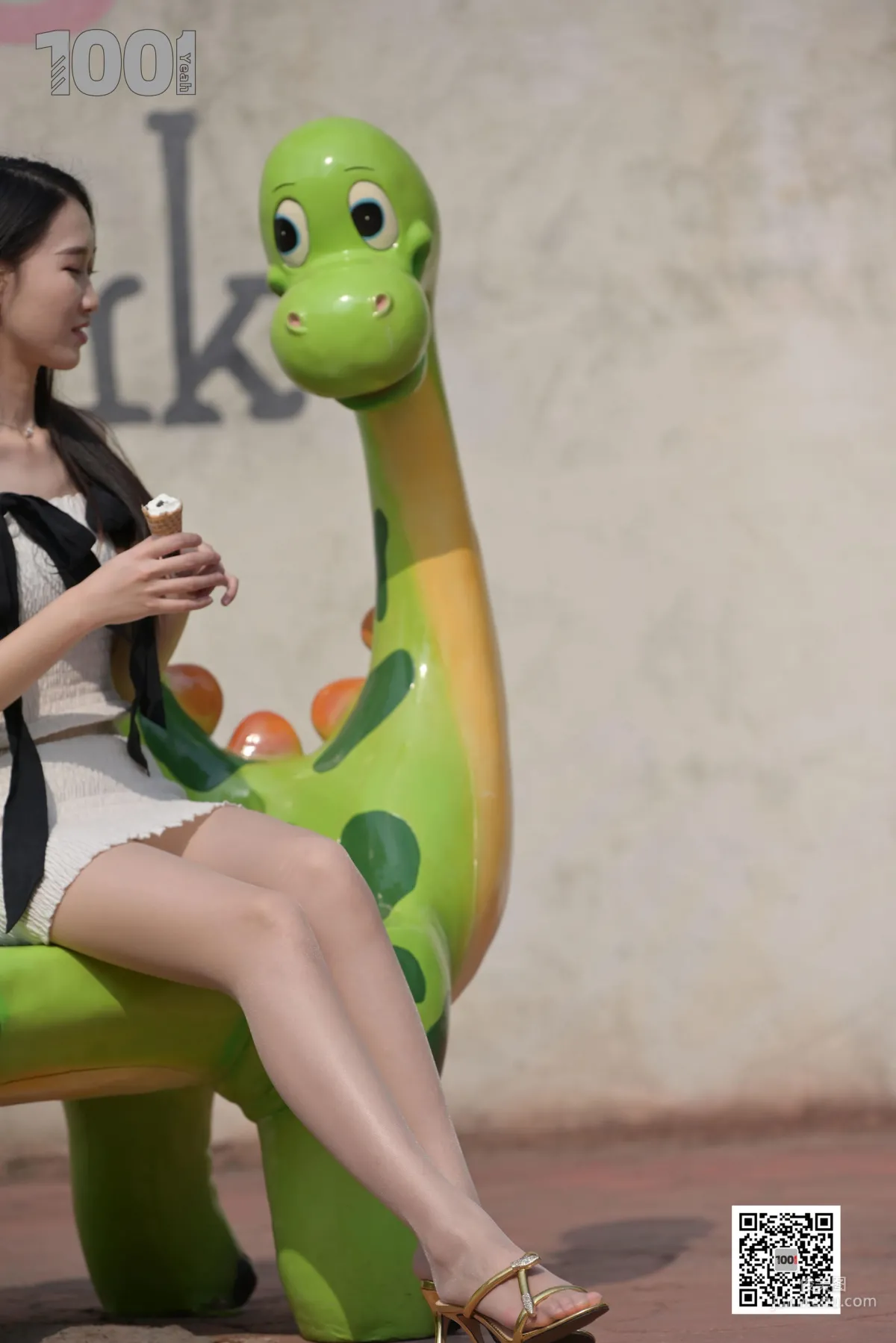 Model Tui Tui, Mom, That Girl Has Ice Cream 3 [One Thousand and One Nights IESS] Stockings and Beautiful Legs Photo Set photo 83