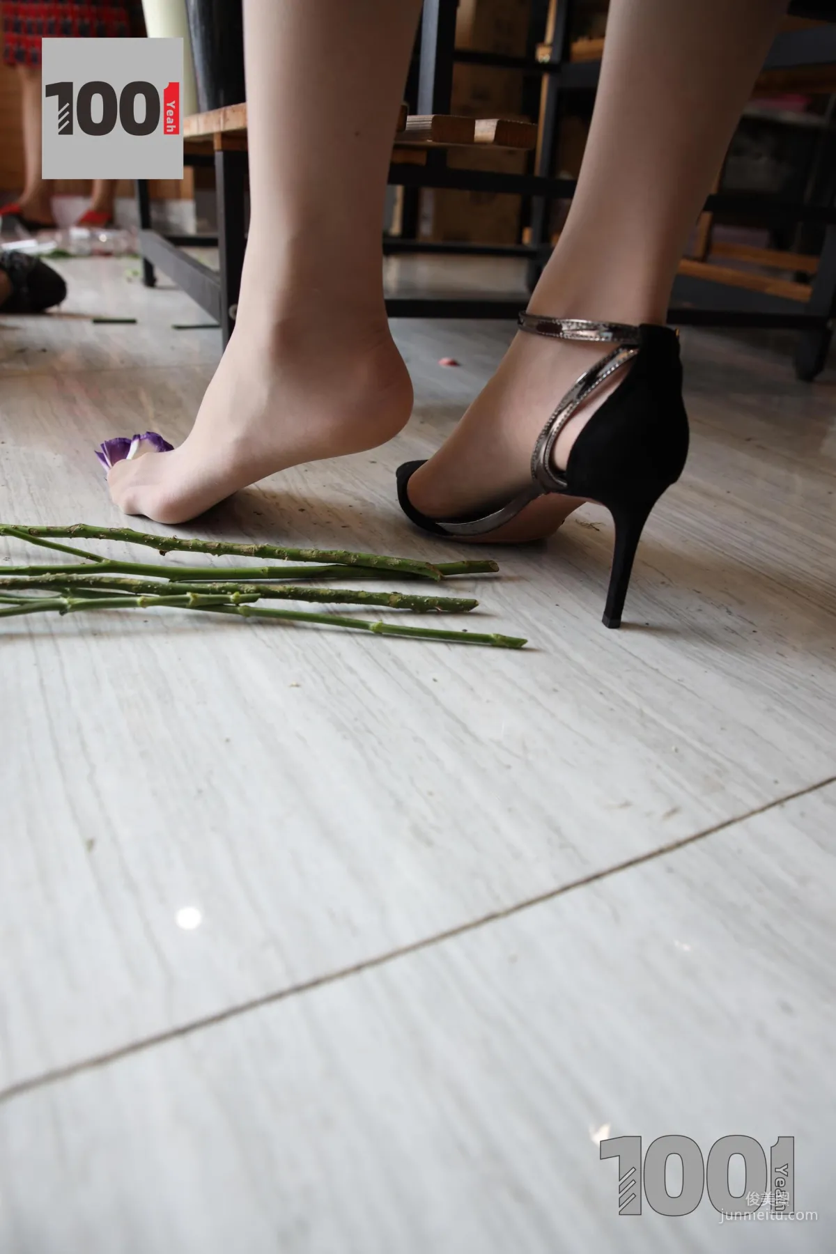 Model Cao Mei, Florist 3 [One Thousand and One Nights] Stockings and Beautiful Legs Photo Set photo 2