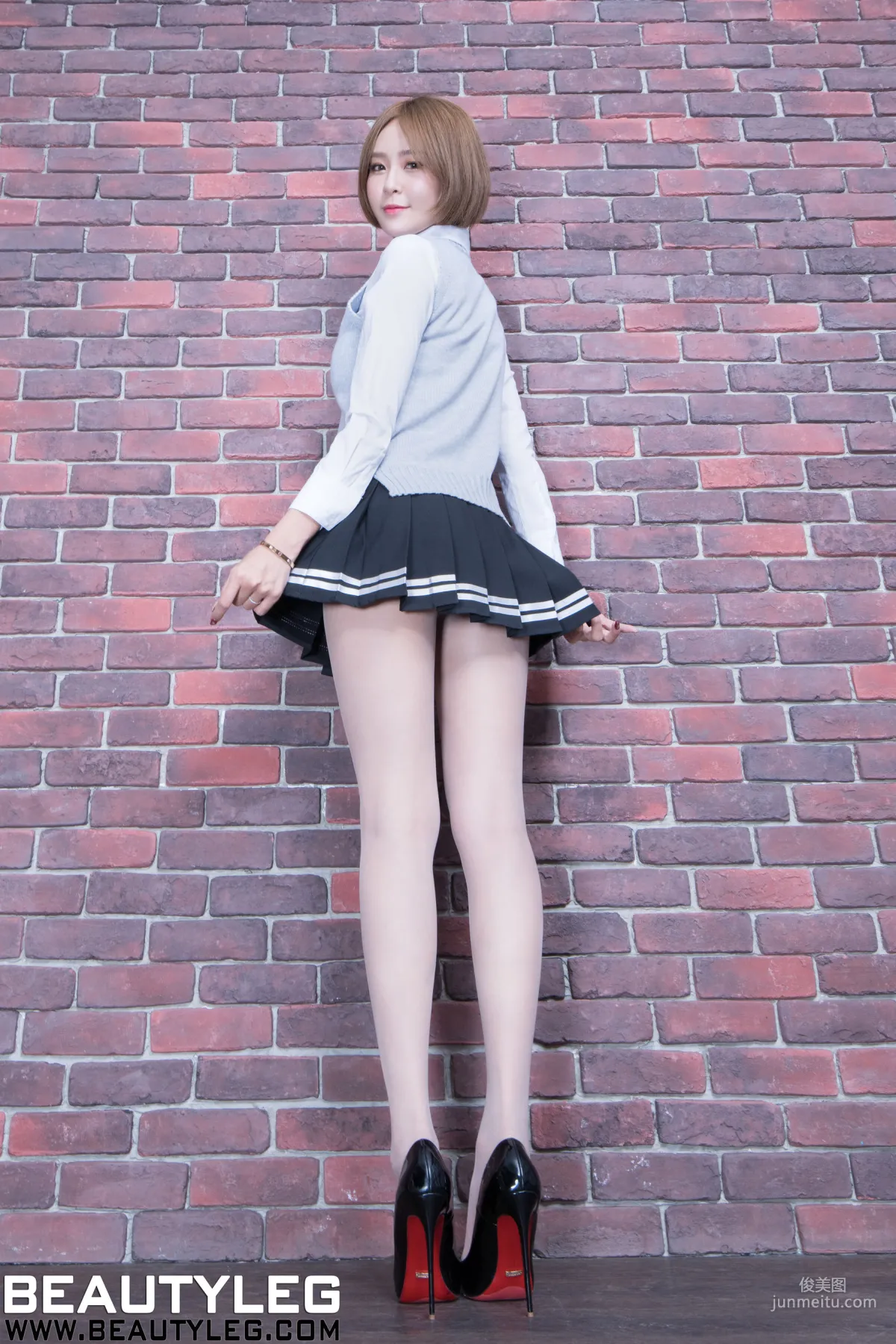 Winnie Xiaoxue Long-Legged Schoolgirl + Black Stockings Uniform [Beautyleg] No.1901 Photo Set photo 7