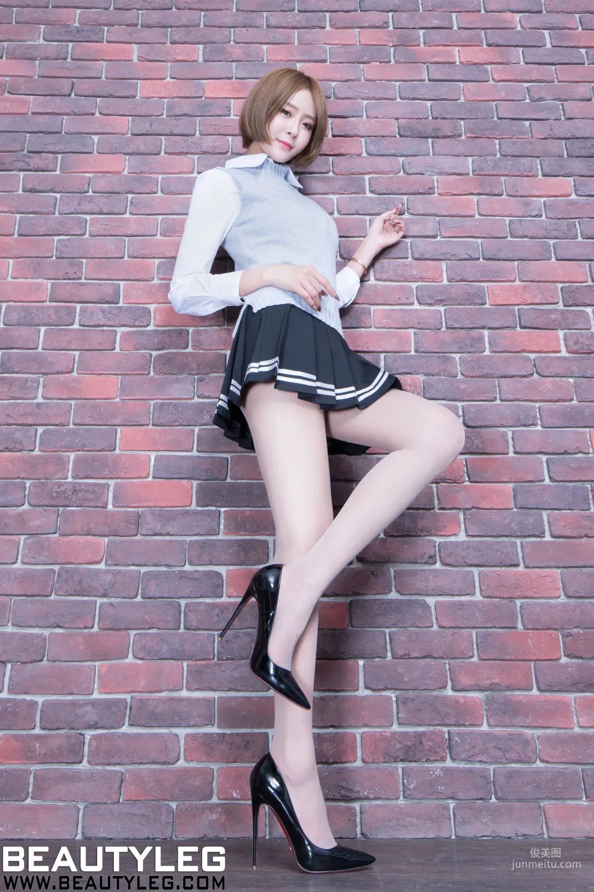 Winnie Xiaoxue Long-Legged Schoolgirl + Black Stockings Uniform [Beautyleg] No.1901 Photo Set photo 6