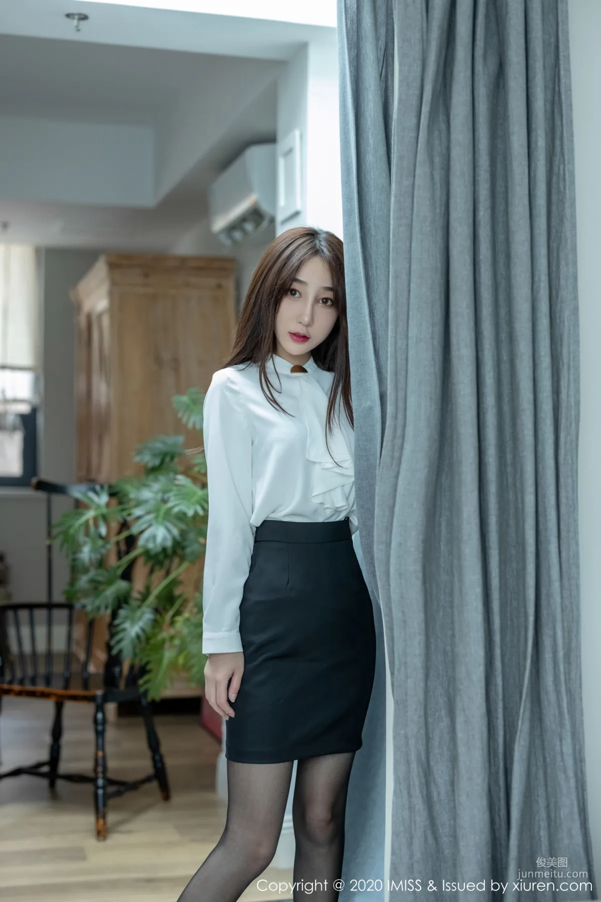 Xiao Jiuyue, Extremely Seductive OL Stockings and Beautiful Feet Series [IMISS] Vol.437 Photo Set photo 15