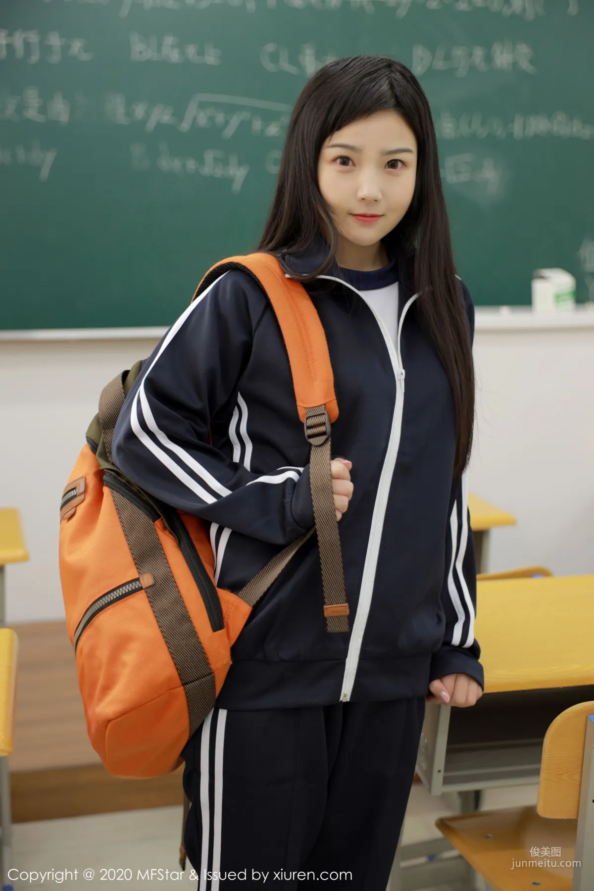 Xu Weiwei mia Student Uniform Temptation in the Classroom [MFStar] Vol.273 Photo Set photo 1