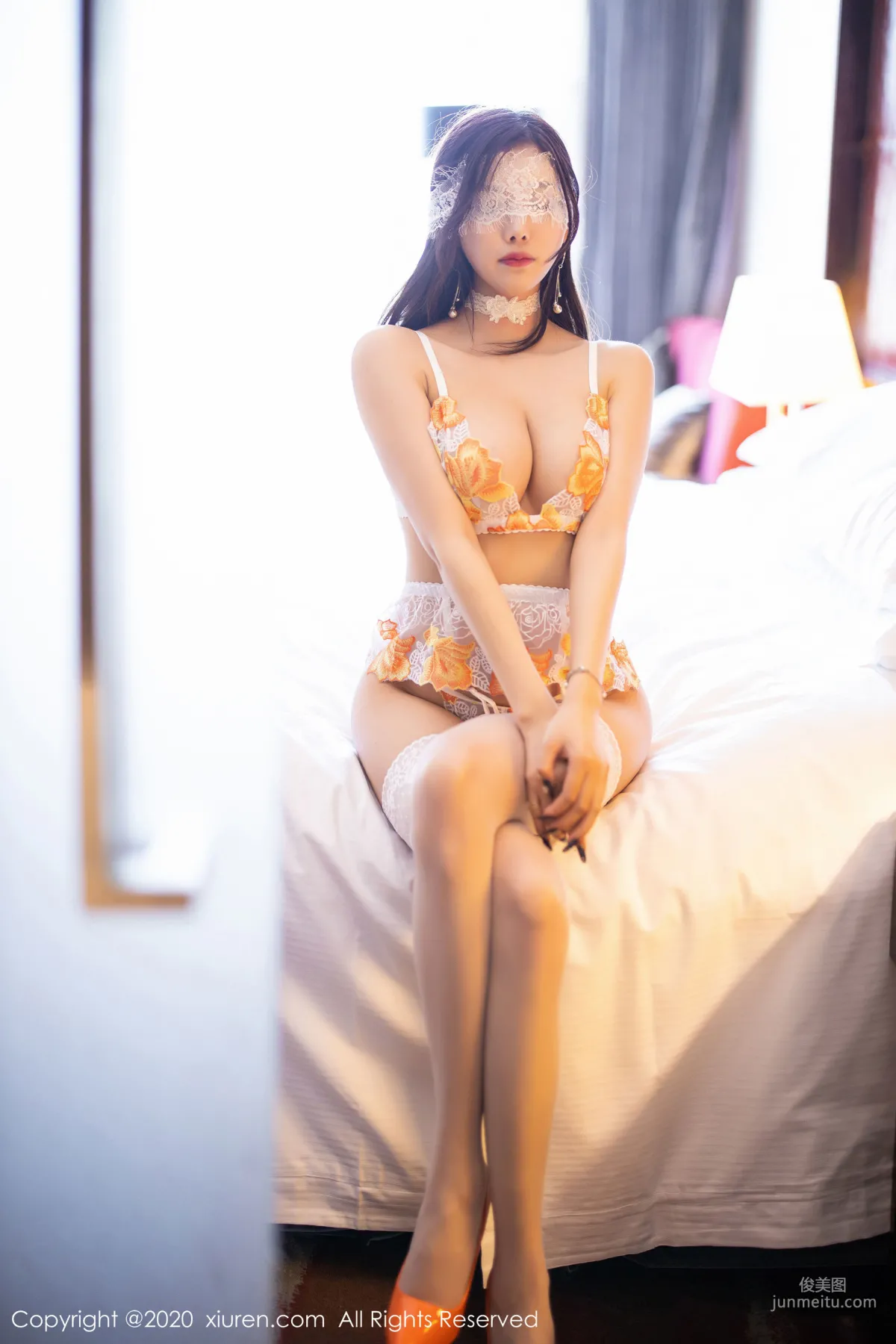 Yang Chenchen sugar, The Charm of Sexy Mask and Lace Garter Stockings [XiuRen] No.1989 Photo Set photo 18