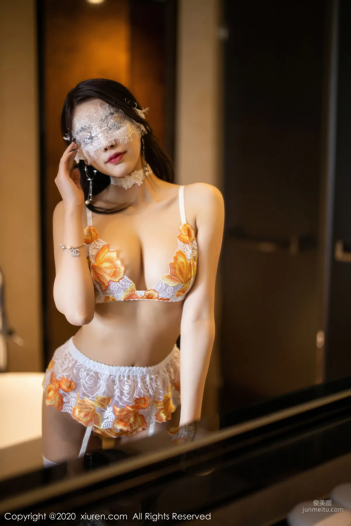 Yang Chenchen sugar, The Charm of Sexy Mask and Lace Garter Stockings [XiuRen] No.1989 Photo Set photo 10