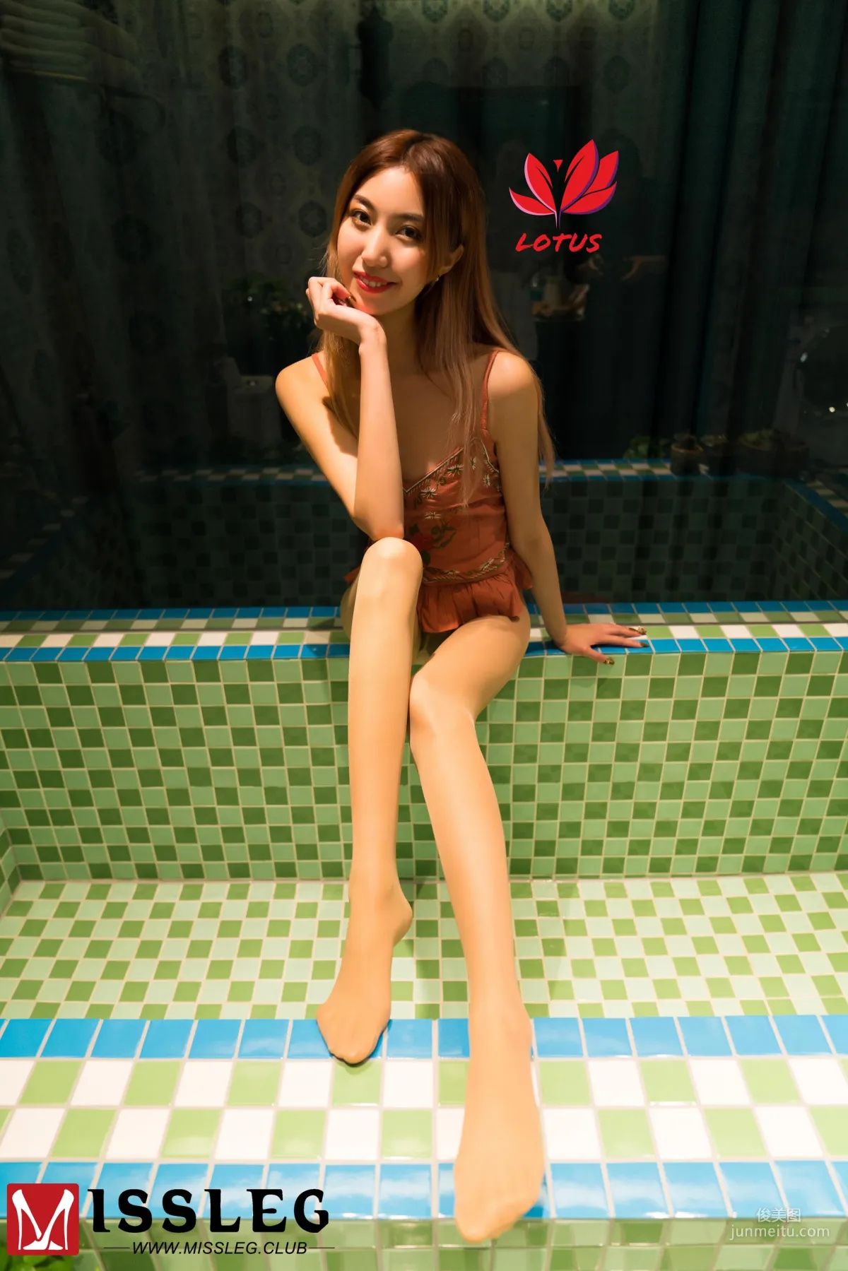Xin Yu, Qipao Beauty + Camisole Dudou [MissLeg] M008 Photo Set photo 25