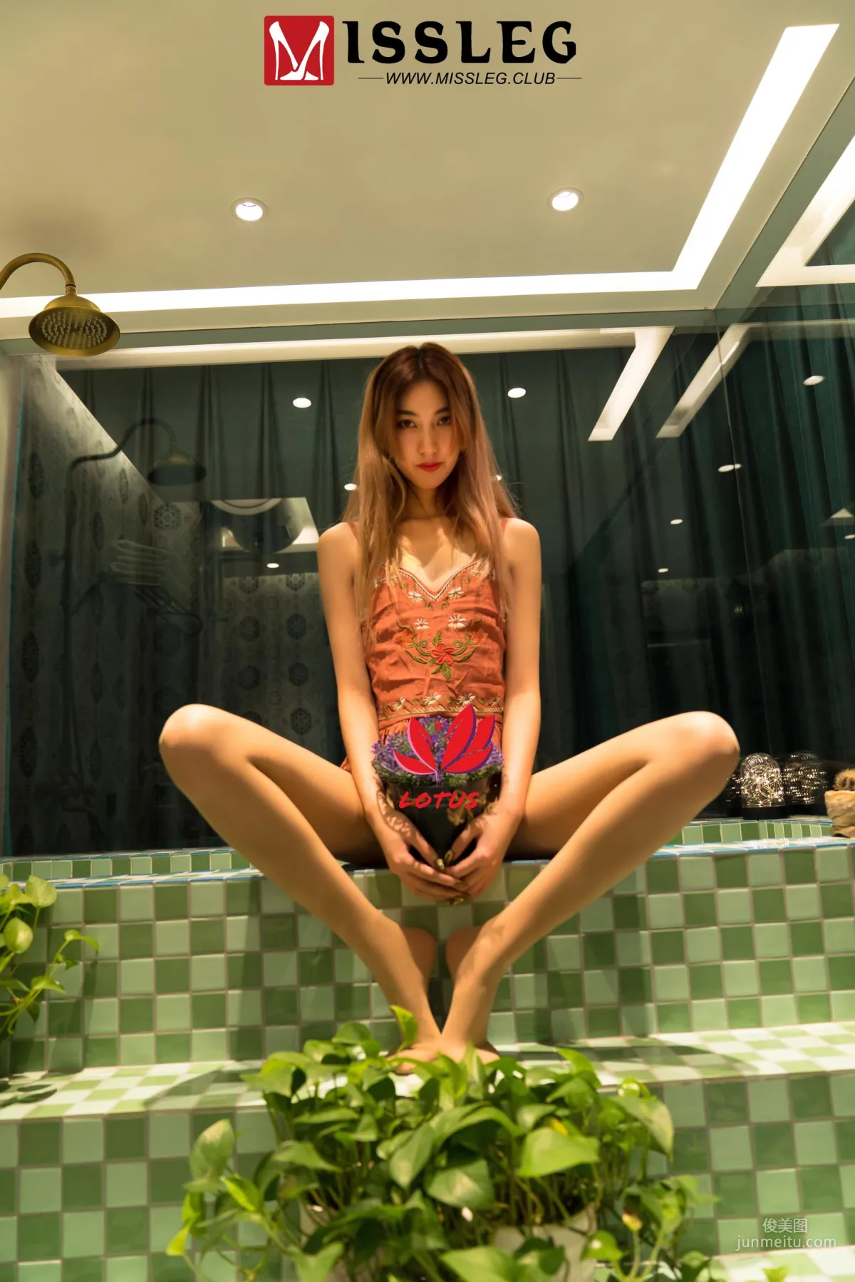 Xin Yu, Qipao Beauty + Camisole Dudou [MissLeg] M008 Photo Set photo 28