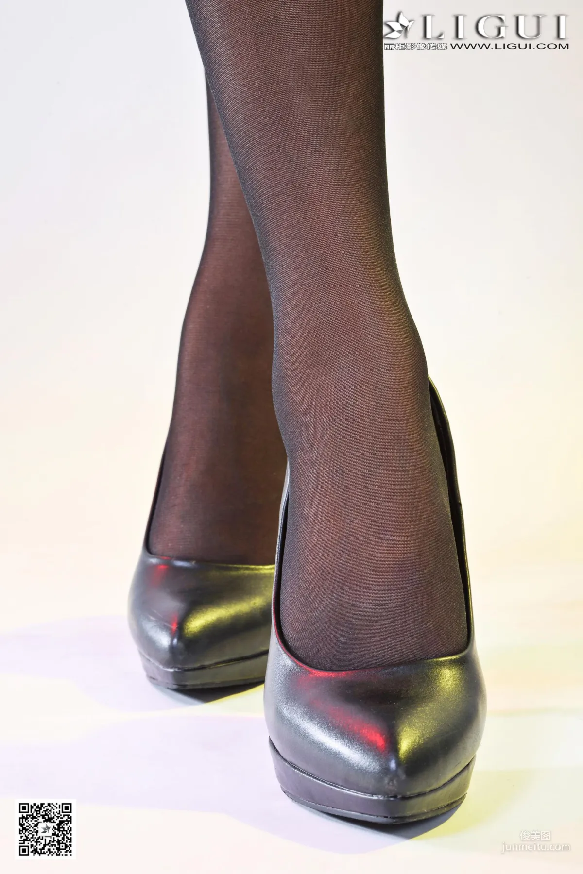 Wei Wei: Ligui Model photo 4