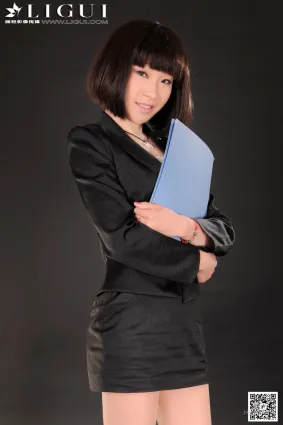 [麗櫃LiGui] Model 伊園《職場時尚麗人》美腿玉足寫真圖片
