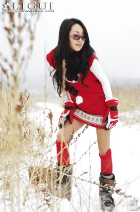 Model 琳達《雪地女郎絲足秀》上下合集 [麗櫃LiGui] 美腿玉足寫真圖片