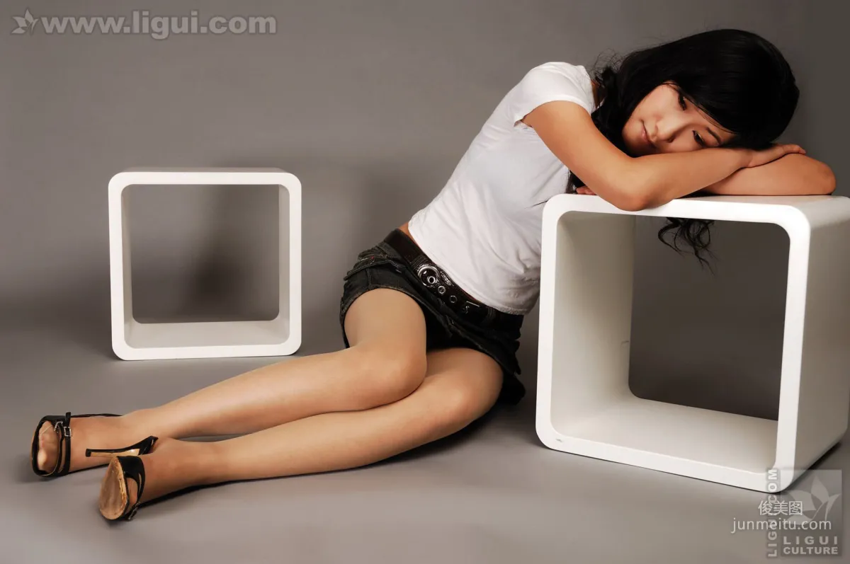 Model Ting Ting, Beautiful Temptation in Geometric Shapes [Ligui] Beautiful Legs and Feet Photo Pictures photo 32