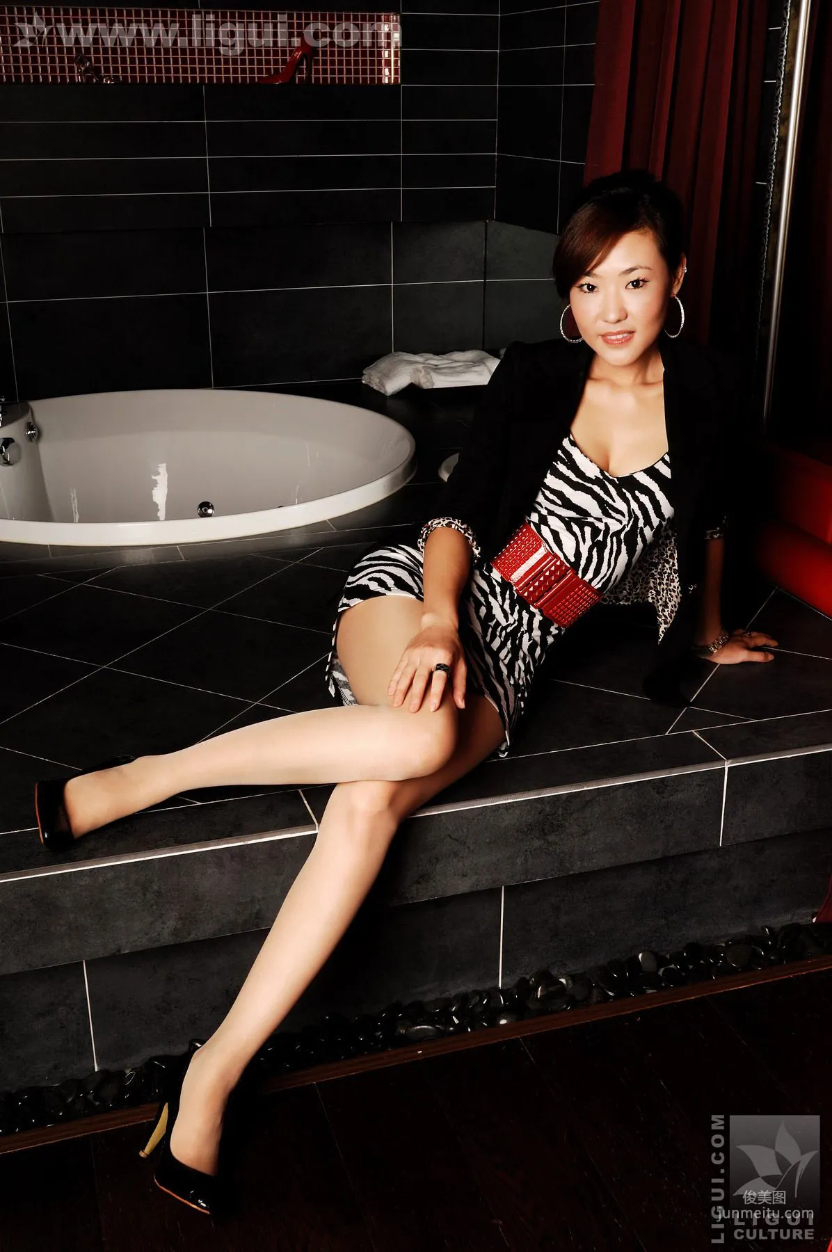 CoCo: Ligui Model photo 27