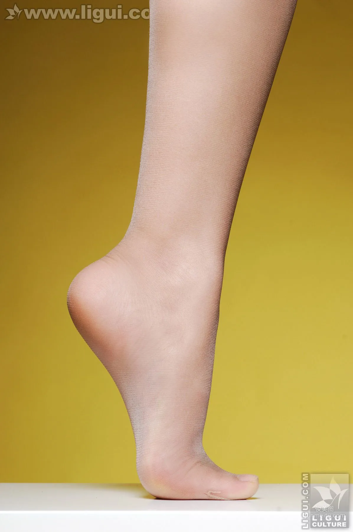 Model Ting Ting《Charming Sweetness》 [Ligui] Beautiful Legs and Jade Feet Photo Pictures photo 16