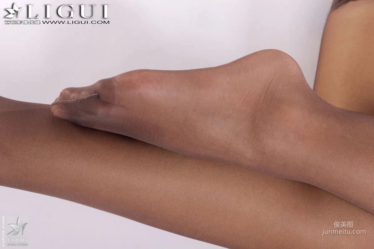 Model Tian Tian《Grey Stockings, High Heels and Beautiful Feet》 [Ligui] Beautiful Legs and Jade Feet Photo Pictures photo 38