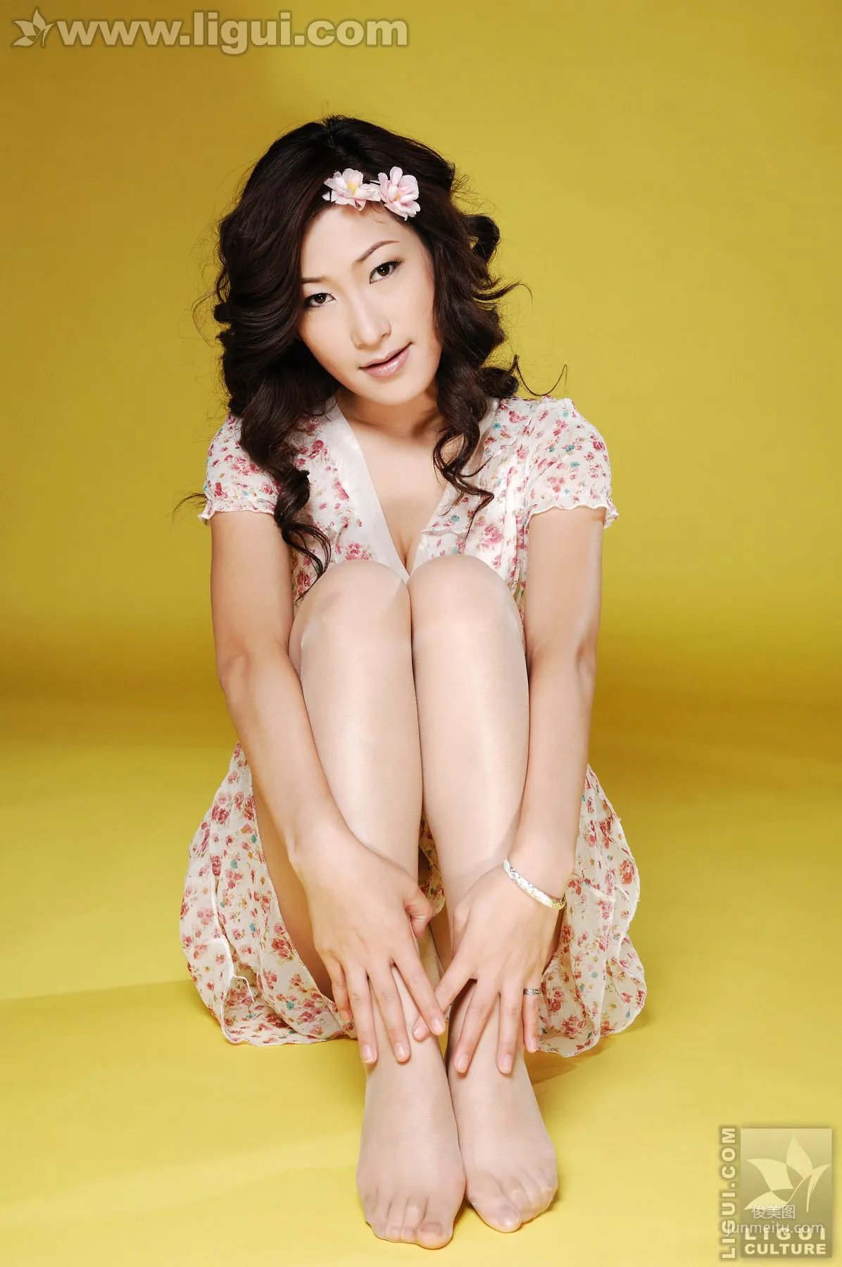 Model Ting Ting《Charming Sweetness》 [Ligui] Beautiful Legs and Jade Feet Photo Pictures photo 8