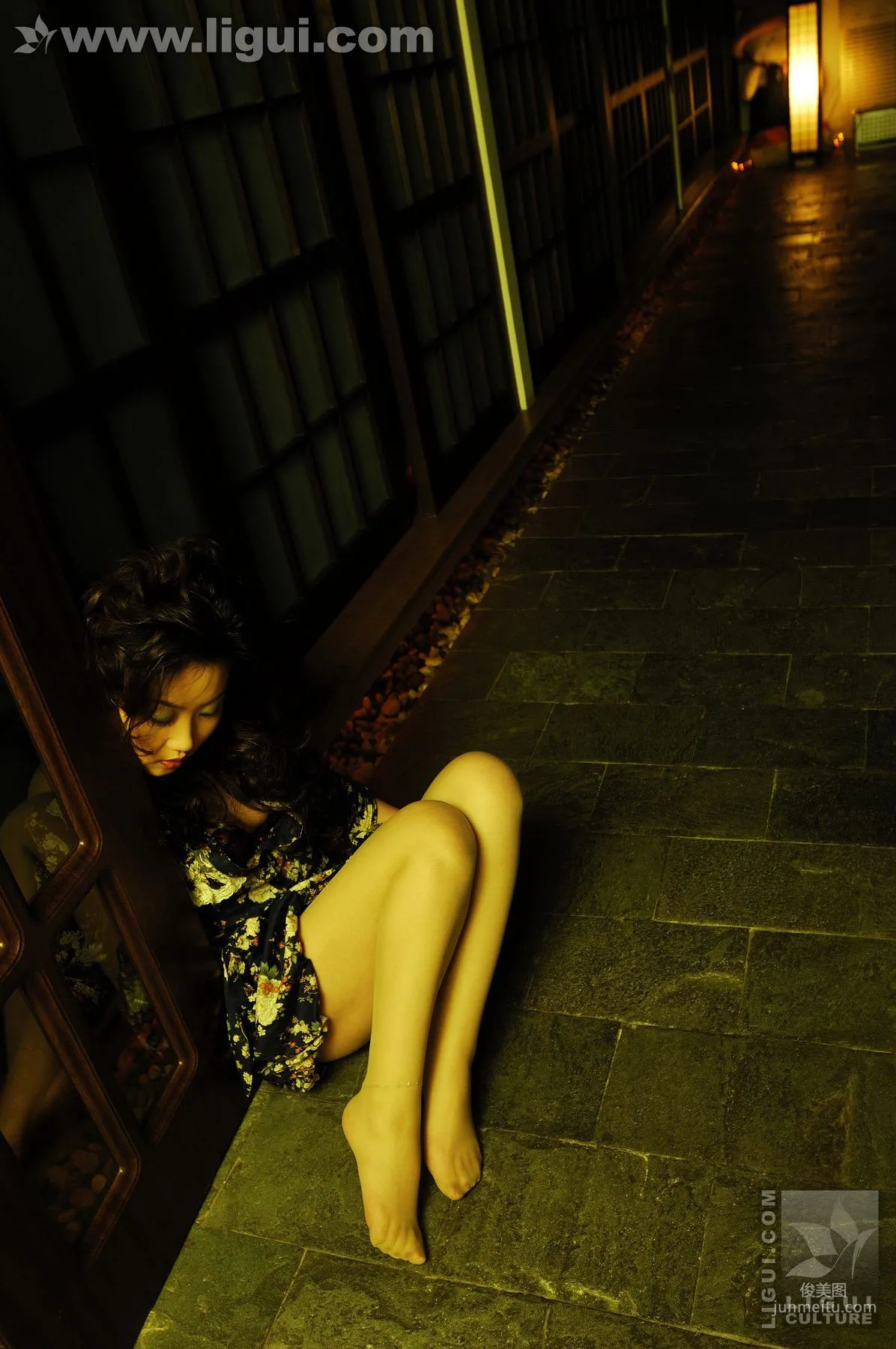 Model Xiao Lulu, Sexy Little Kitten [Ligui] Silk Feet Photo Pictures photo 7