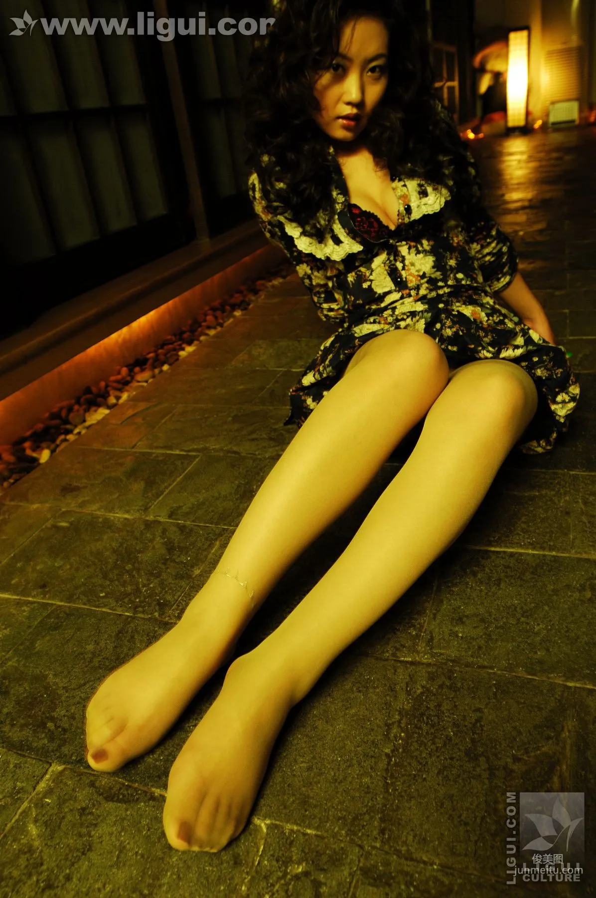 Model Xiao Lulu, Sexy Little Kitten [Ligui] Silk Feet Photo Pictures photo 15