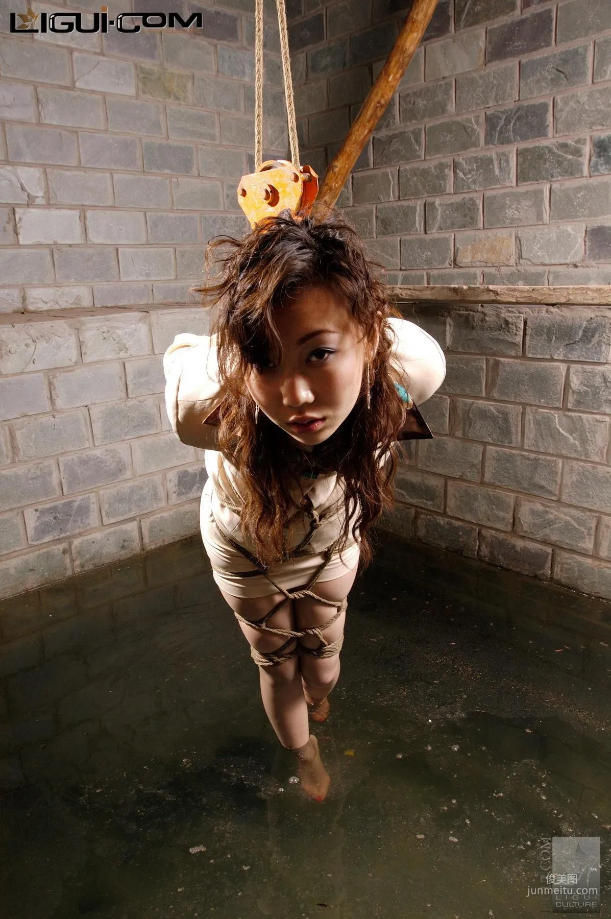 Model Lu Lu Aerial Suspension Bondage [Ligui] Silk Stockings Photos photo 22
