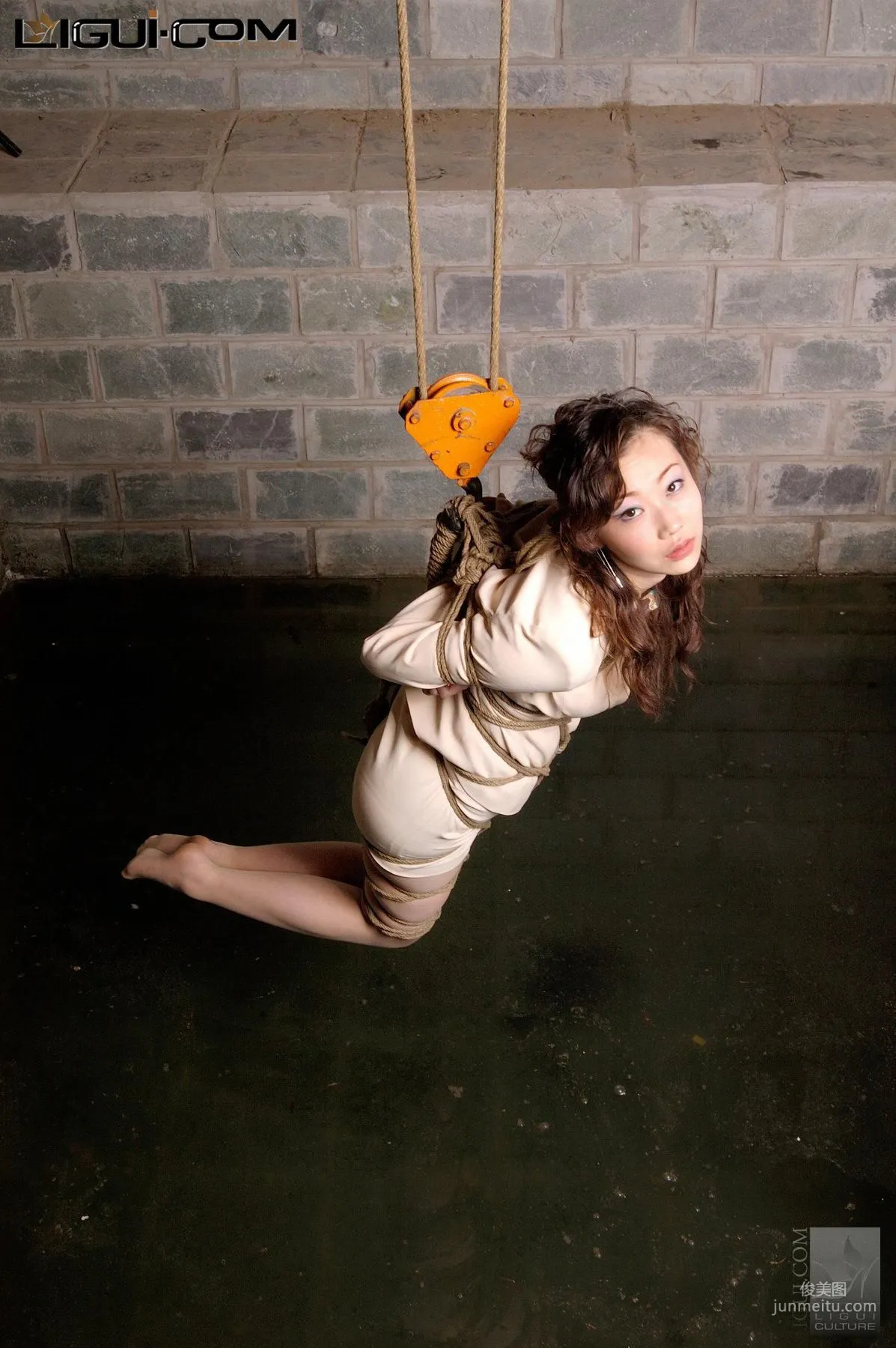 Model Lu Lu Aerial Suspension Bondage [Ligui] Silk Stockings Photos photo 34