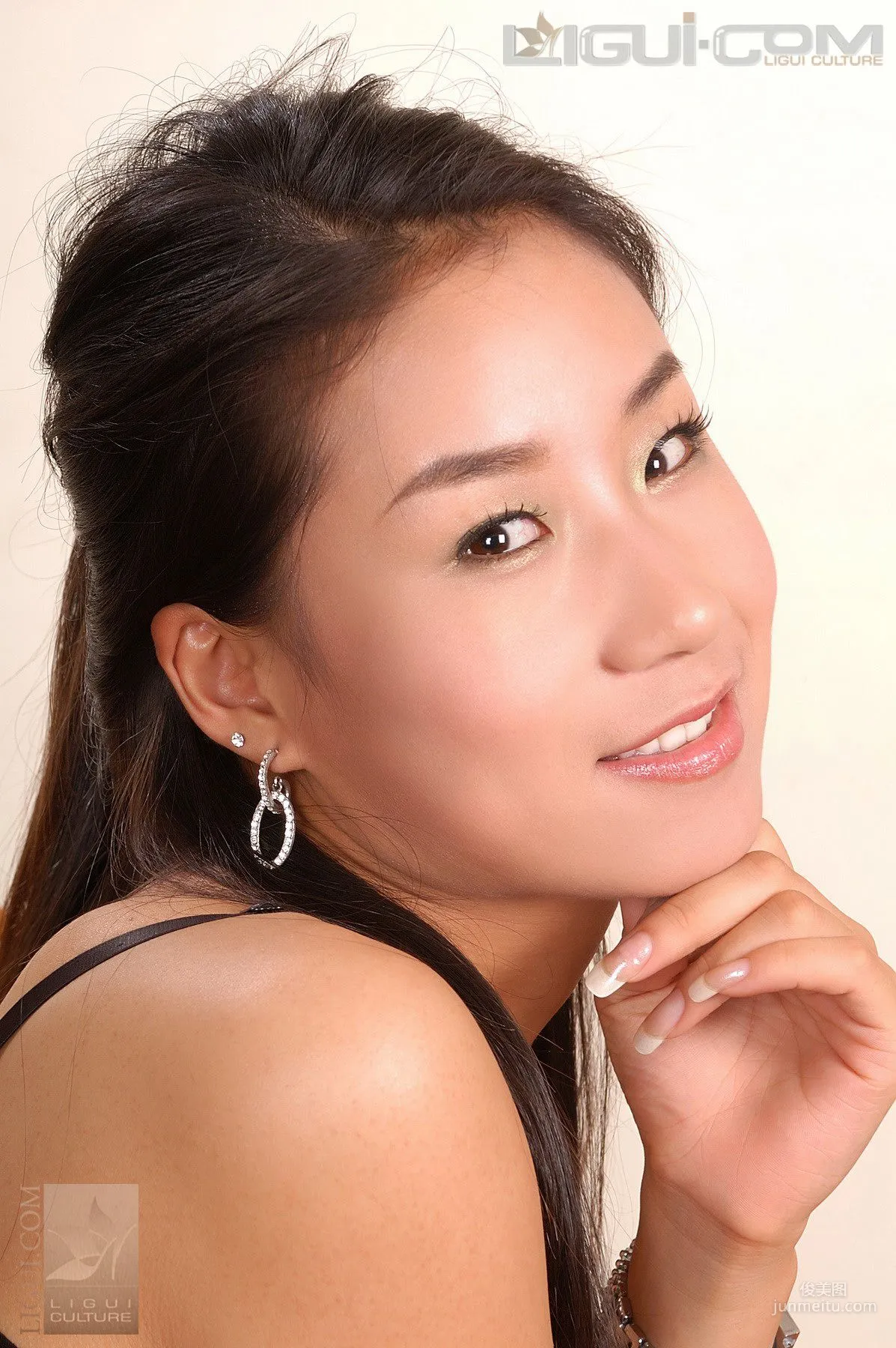 Mo Mo: Ligui Model photo 1