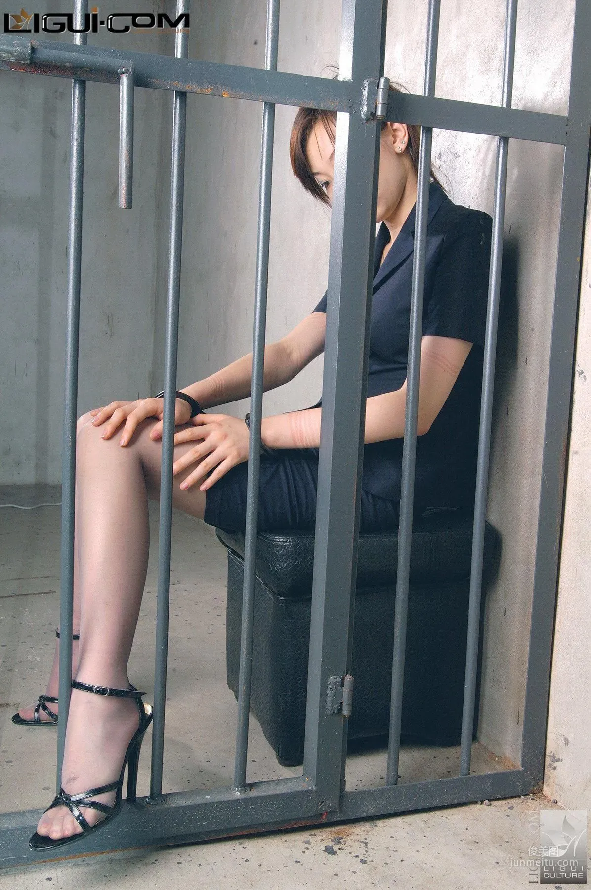 Model Lu Lu, The Many Charms of Being Detained and Bound in Prison [Ligui] Silk Stockings Photo Set Pictures photo 35