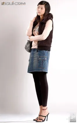 Model 張迪《牛仔短裙玩飄逸》 [麗櫃LiGui] 美腿玉足寫真圖片