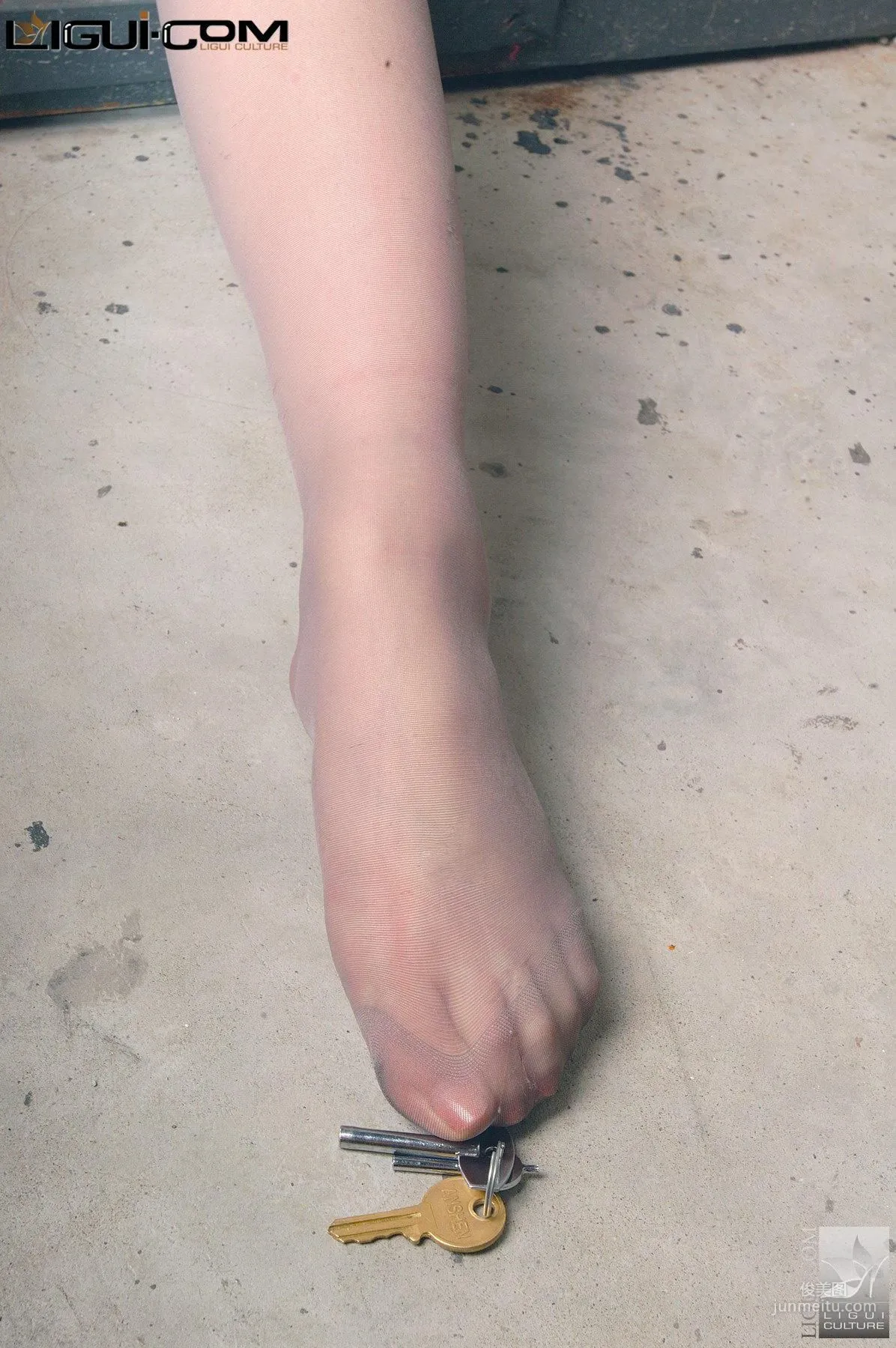 Model Lu Lu, The Many Charms of Being Detained and Bound in Prison [Ligui] Silk Stockings Photo Set Pictures photo 30