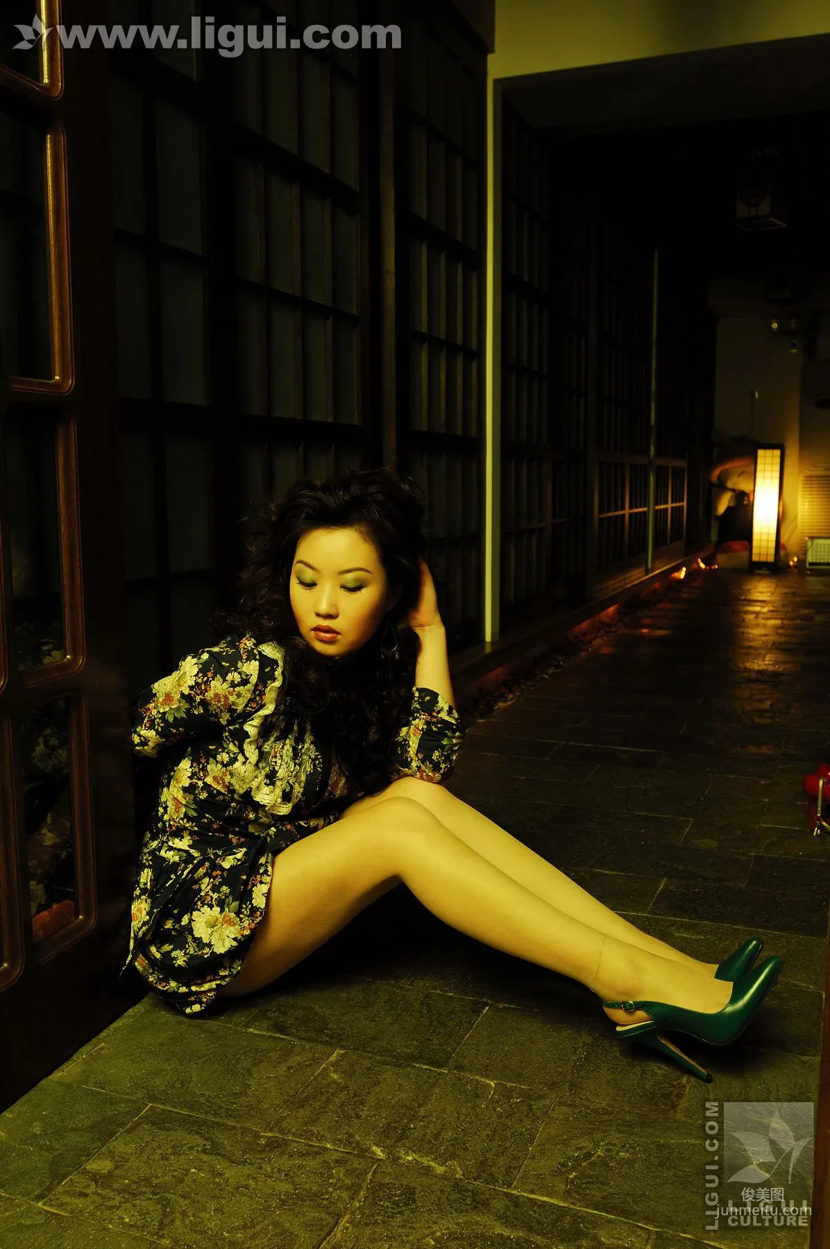 Model Xiao Lulu, Sexy Little Kitten [Ligui] Silk Feet Photo Pictures photo 6