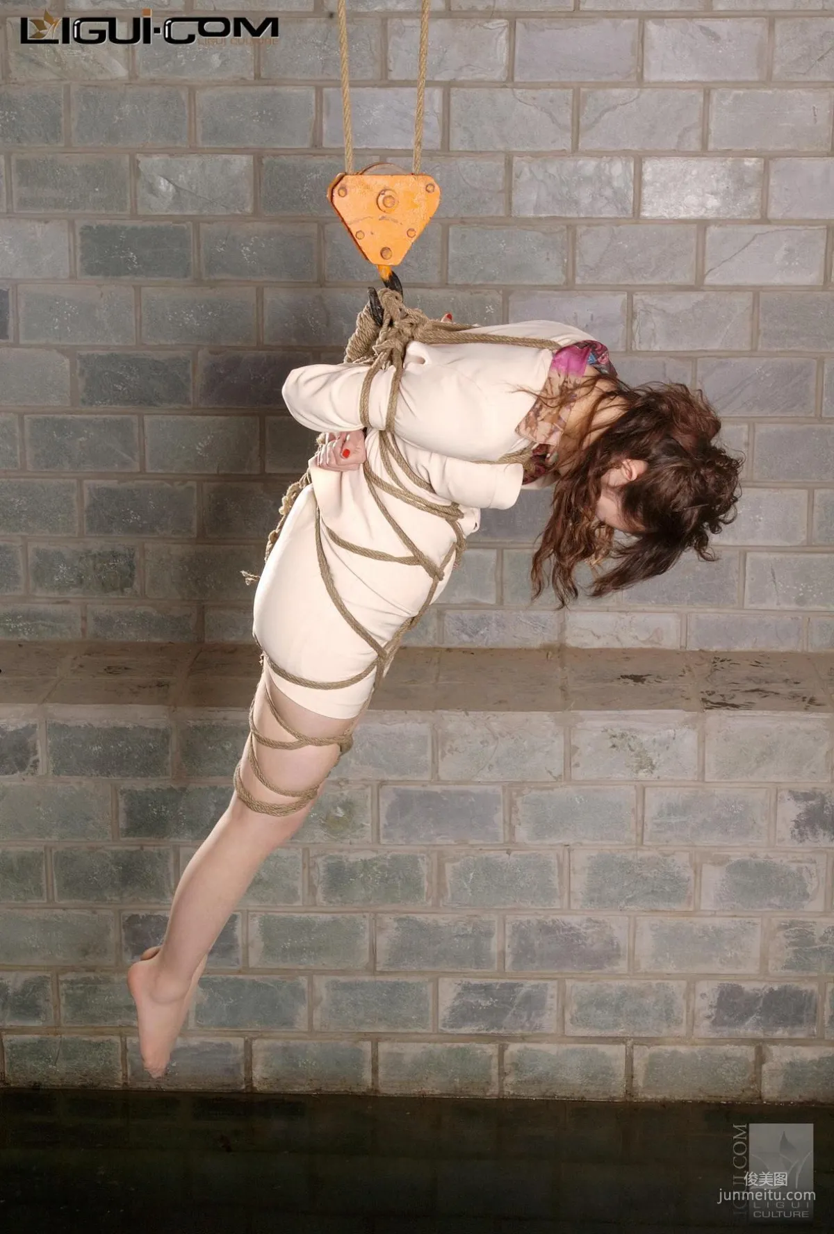 Model Lu Lu Aerial Suspension Bondage [Ligui] Silk Stockings Photos photo 23