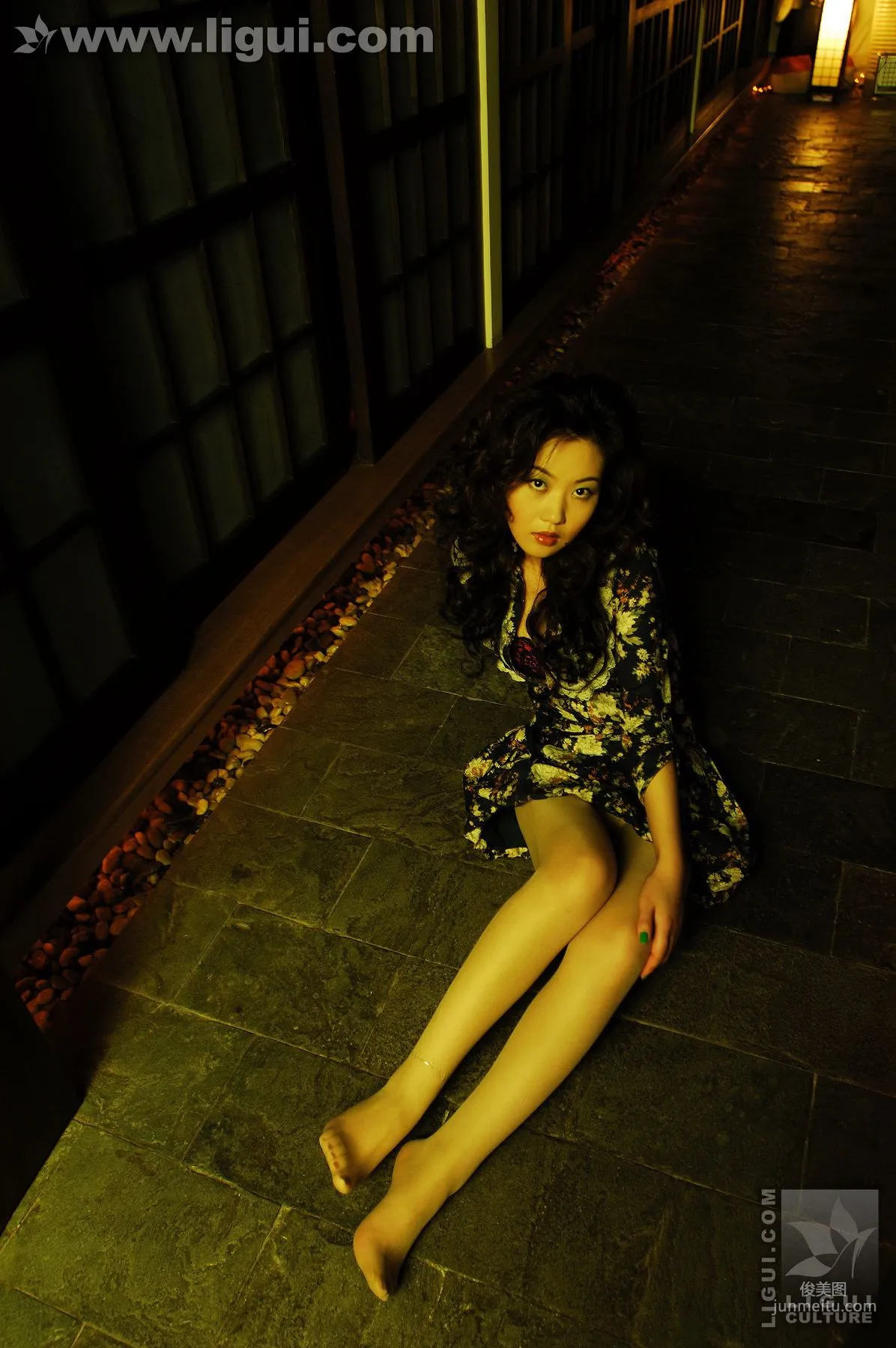 Model Xiao Lulu, Sexy Little Kitten [Ligui] Silk Feet Photo Pictures photo 14