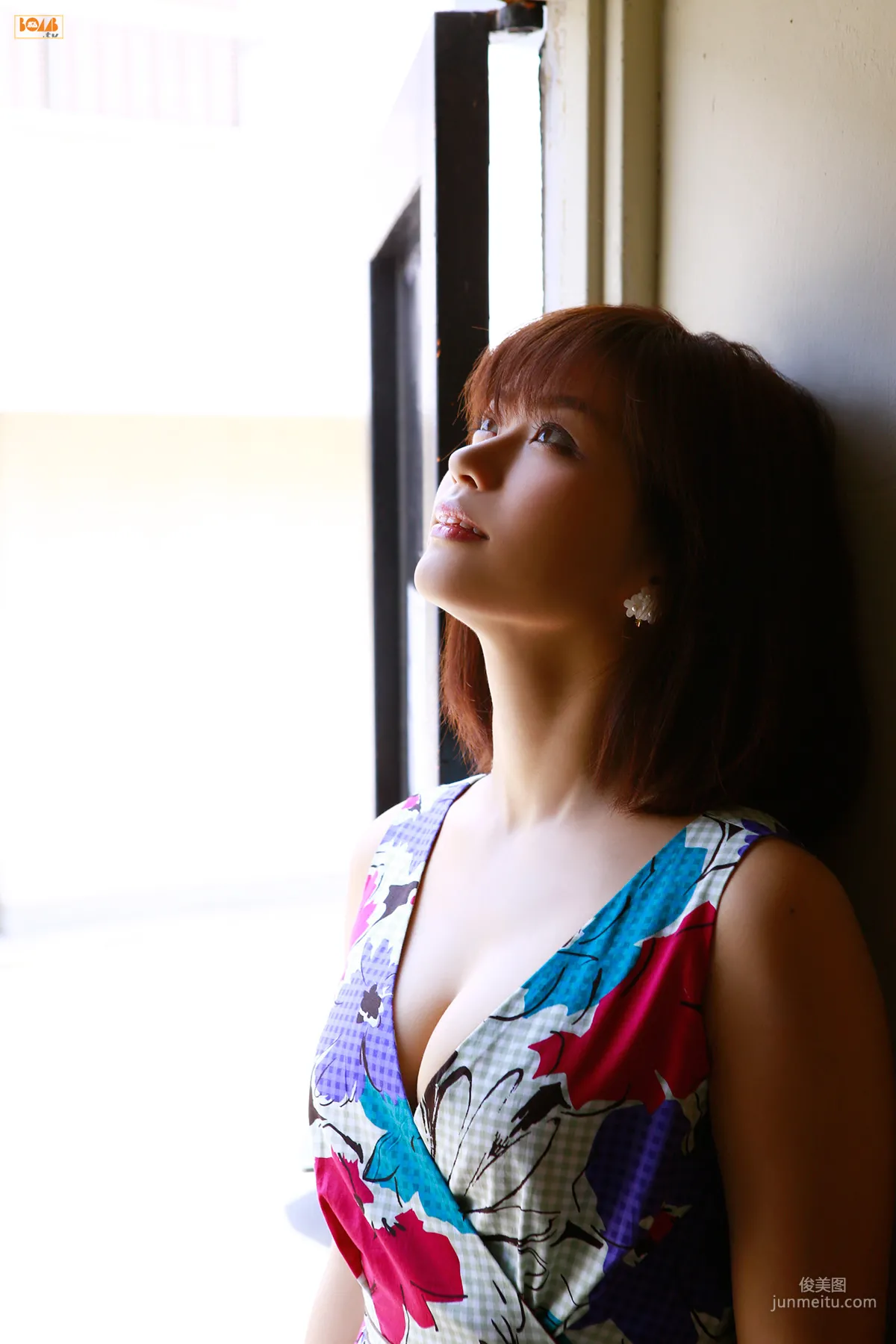 Hitomi Yasueda, Beautiful and Stimulating Older Sister Photo Set [Bomb.TV] 2015 July Issue photo 6