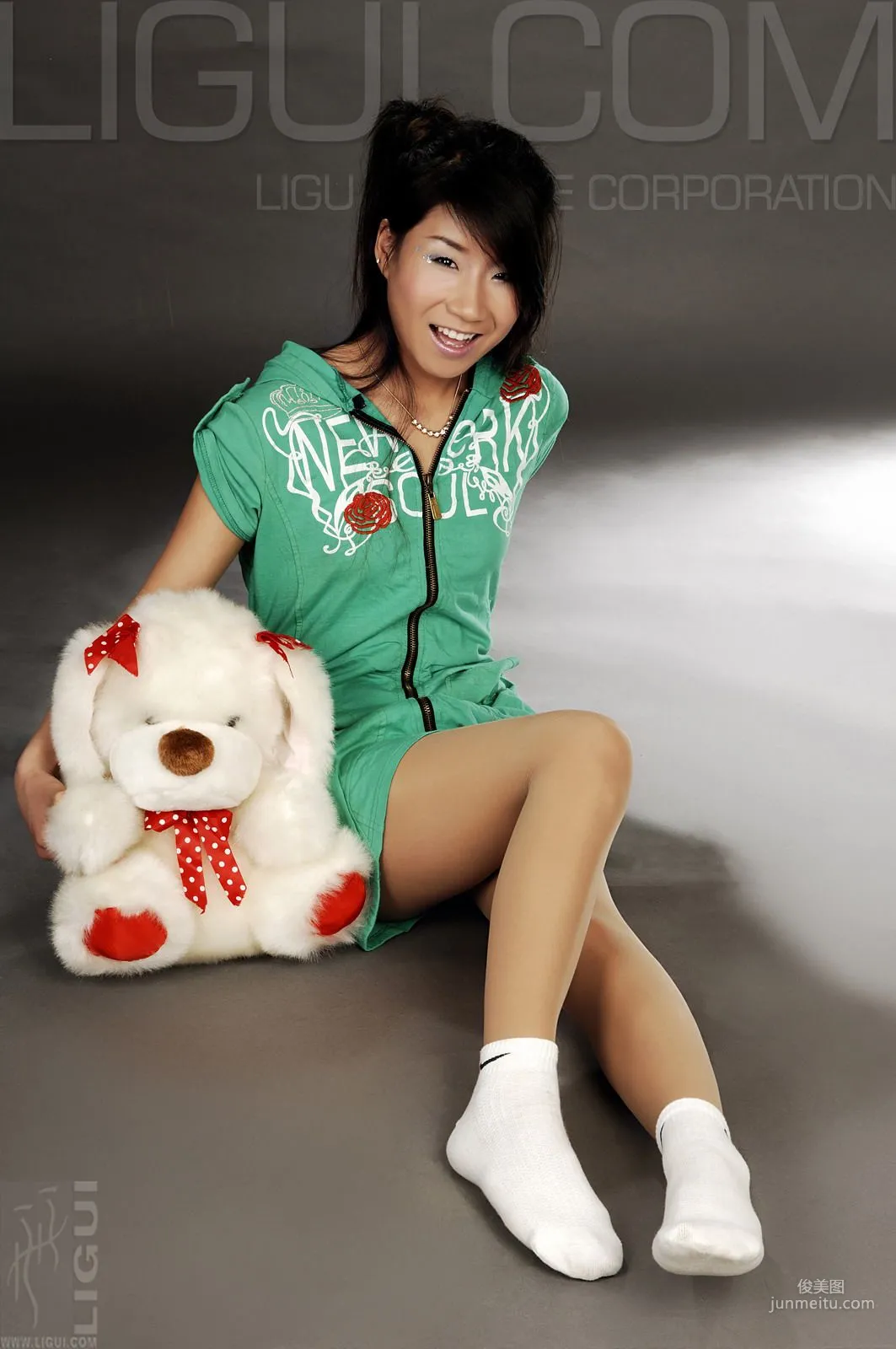 Mo Mo: Ligui Model photo 16