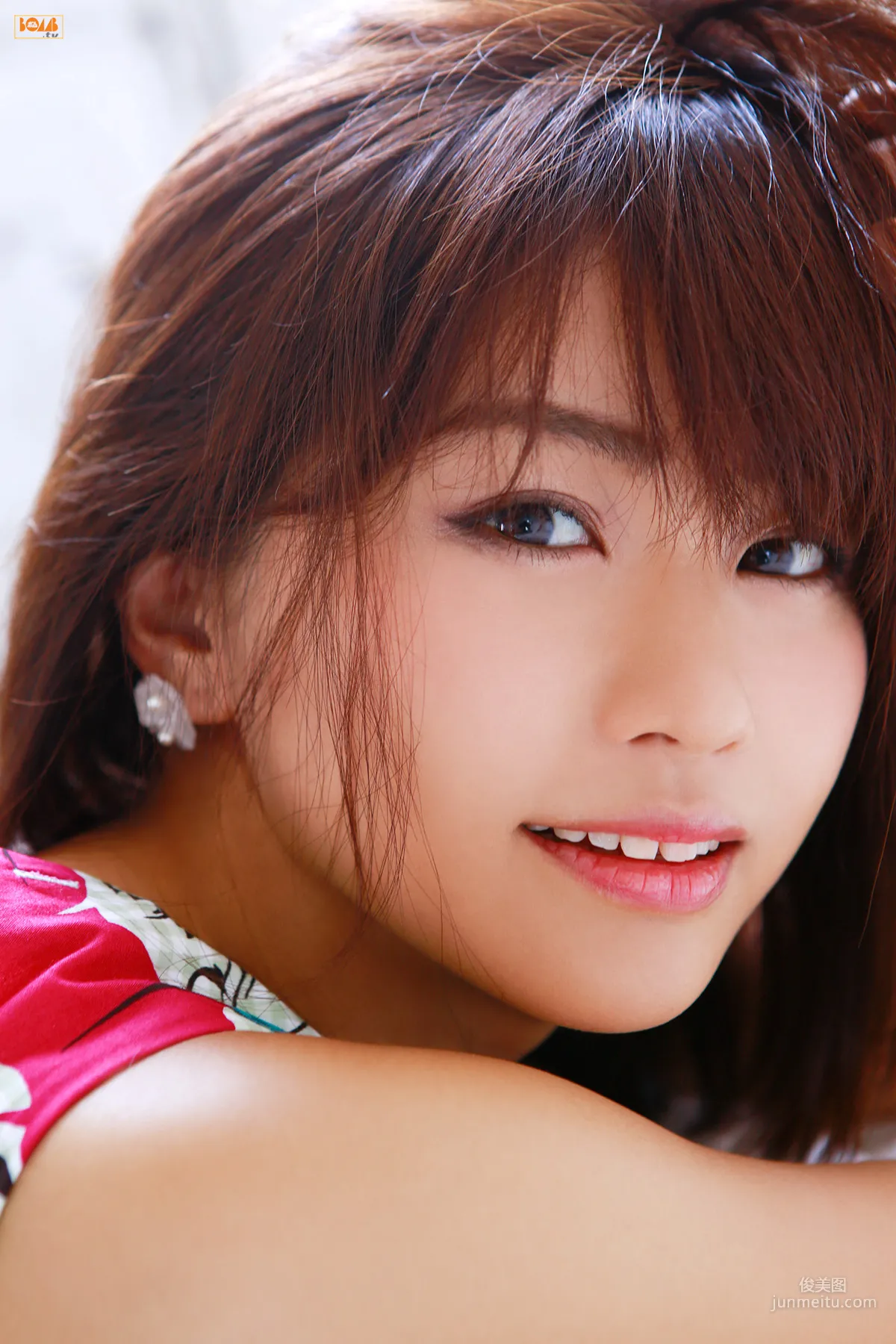 Hitomi Yasueda, Beautiful and Stimulating Older Sister Photo Set [Bomb.TV] 2015 July Issue photo 16