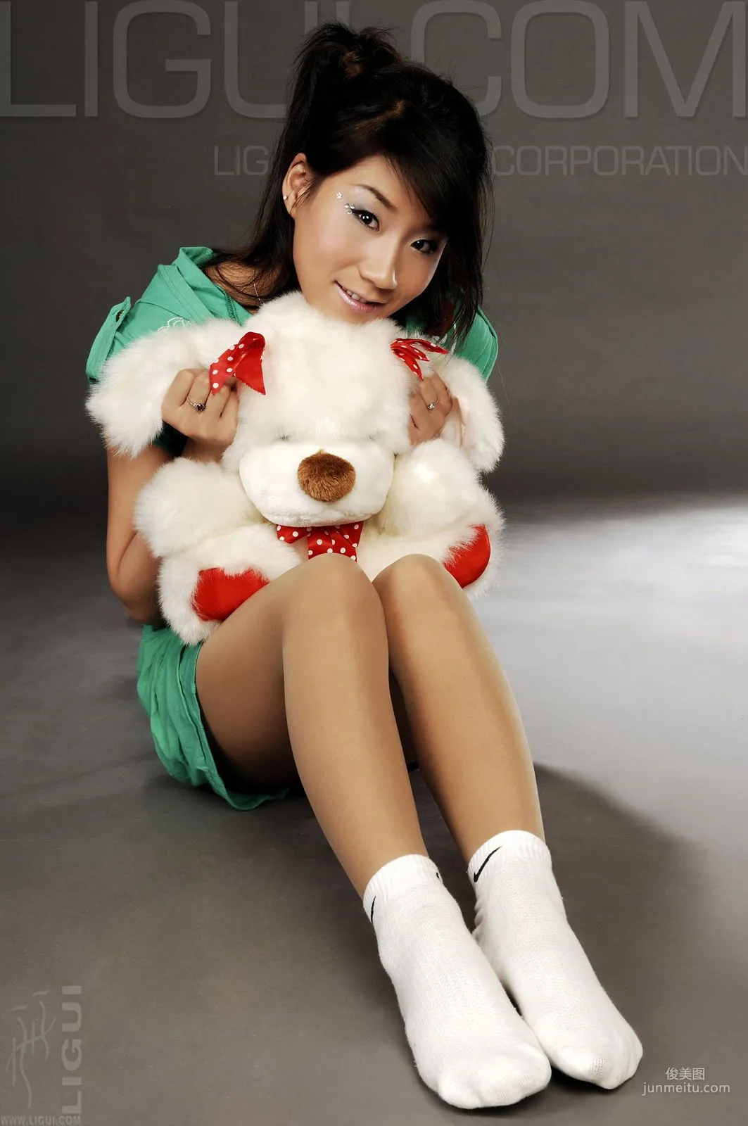 Mo Mo: Ligui Model photo 13