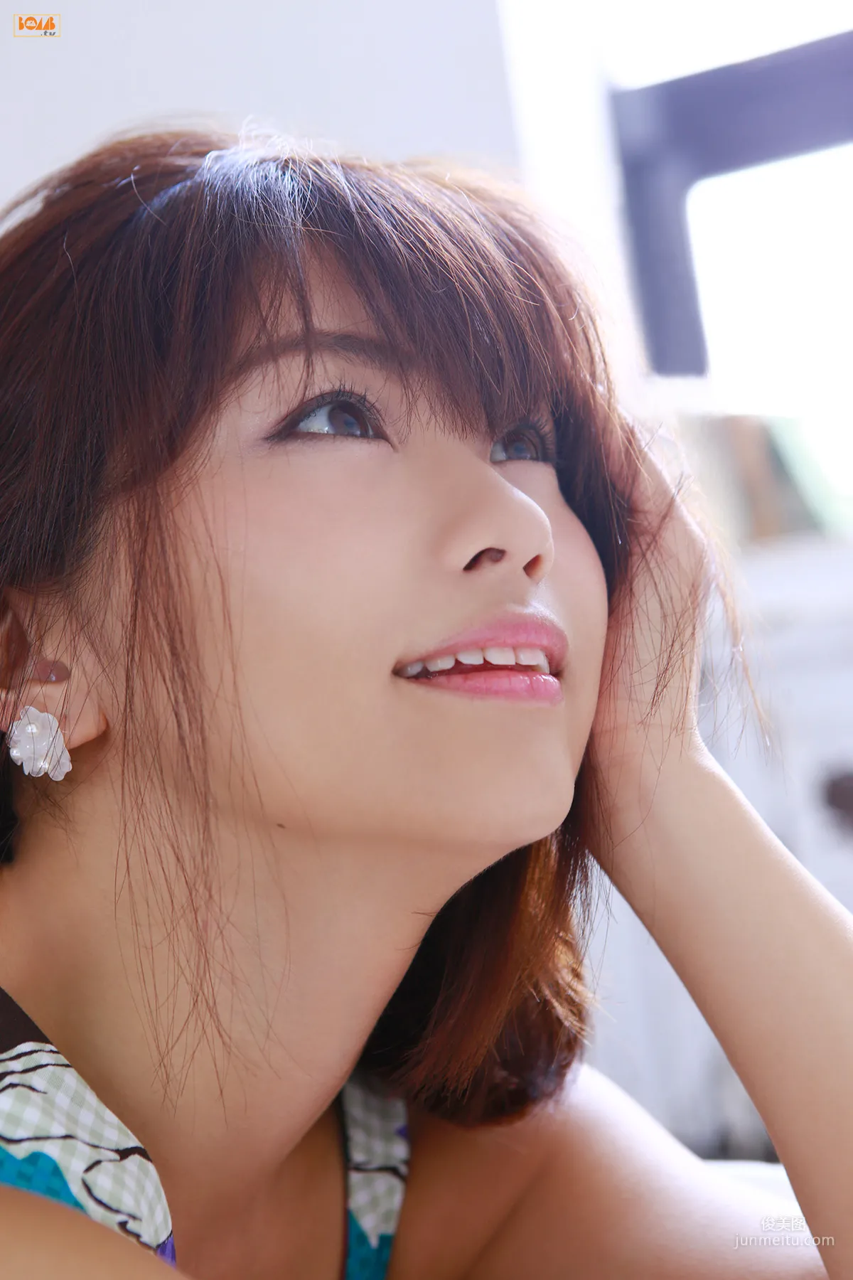 Hitomi Yasueda, Beautiful and Stimulating Older Sister Photo Set [Bomb.TV] 2015 July Issue photo 17