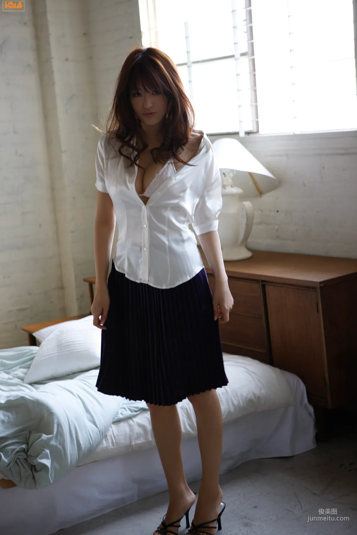 Mai Hakase: Bomb.TV 2012 05 photo 33