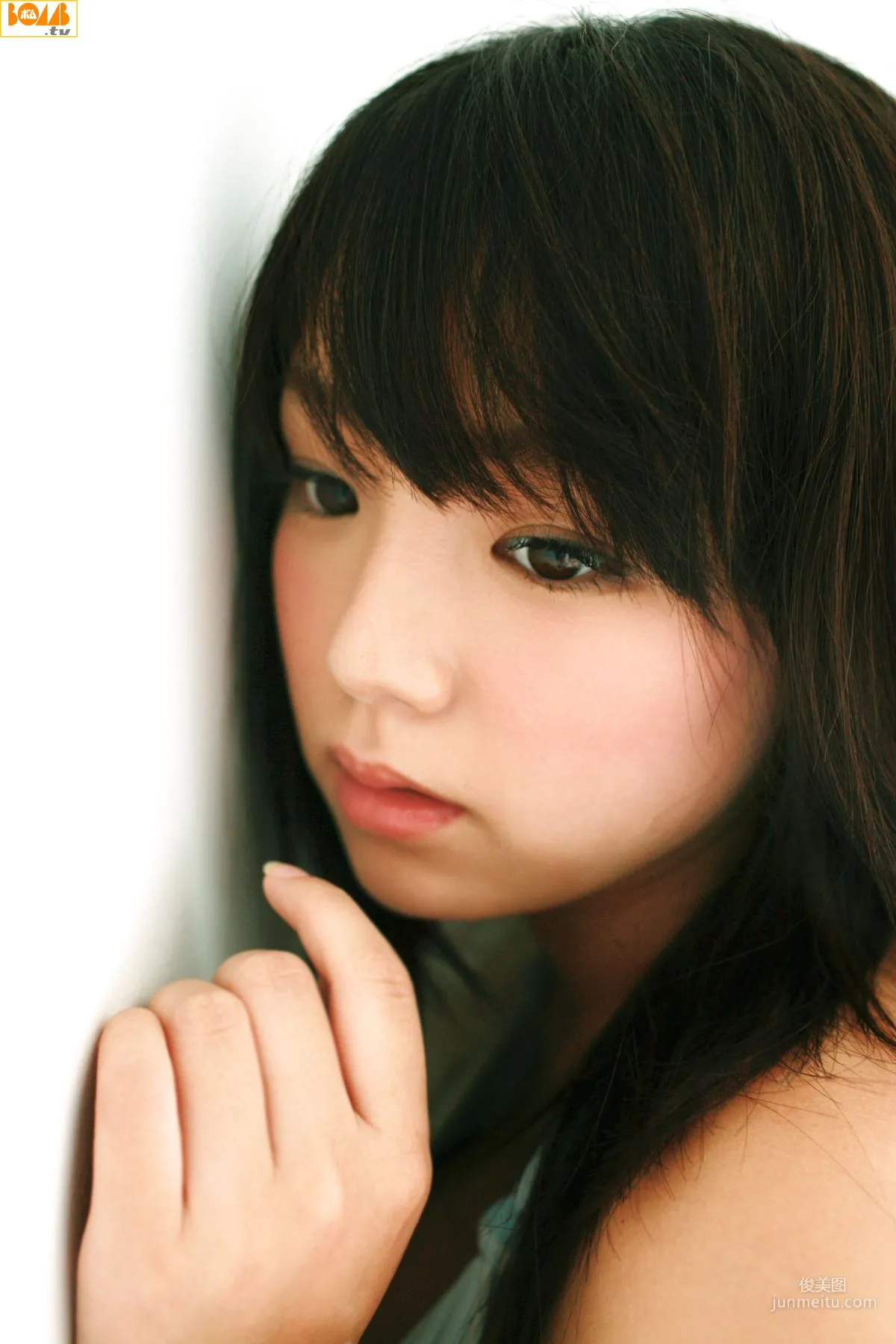 [Bomb.TV] 2010 No.08 Ai Shinozaki Photo Set photo 7