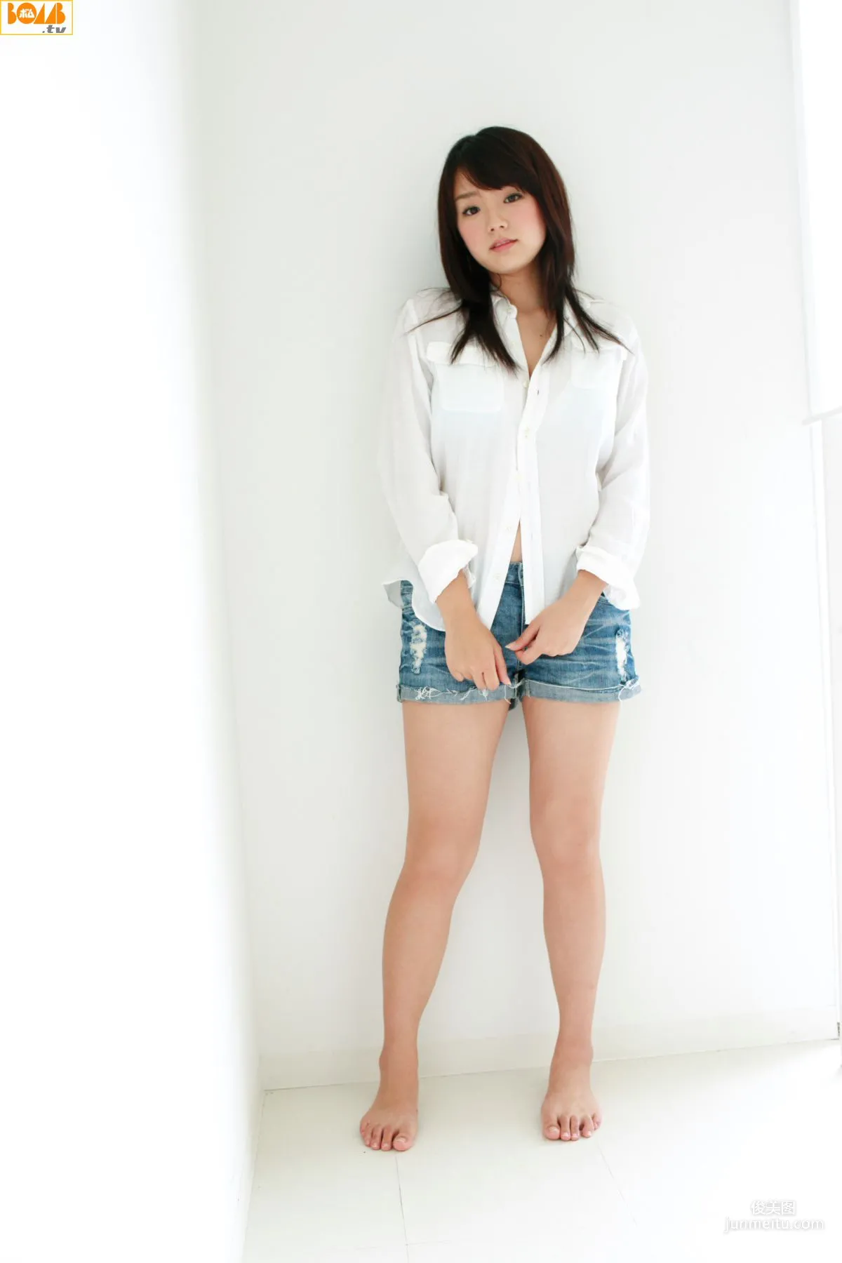 [Bomb.TV] 2010 No.08 Ai Shinozaki Photo Set photo 2