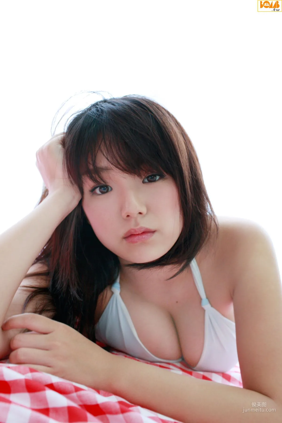 [Bomb.TV] 2010 No.08 Ai Shinozaki Photo Set photo 28