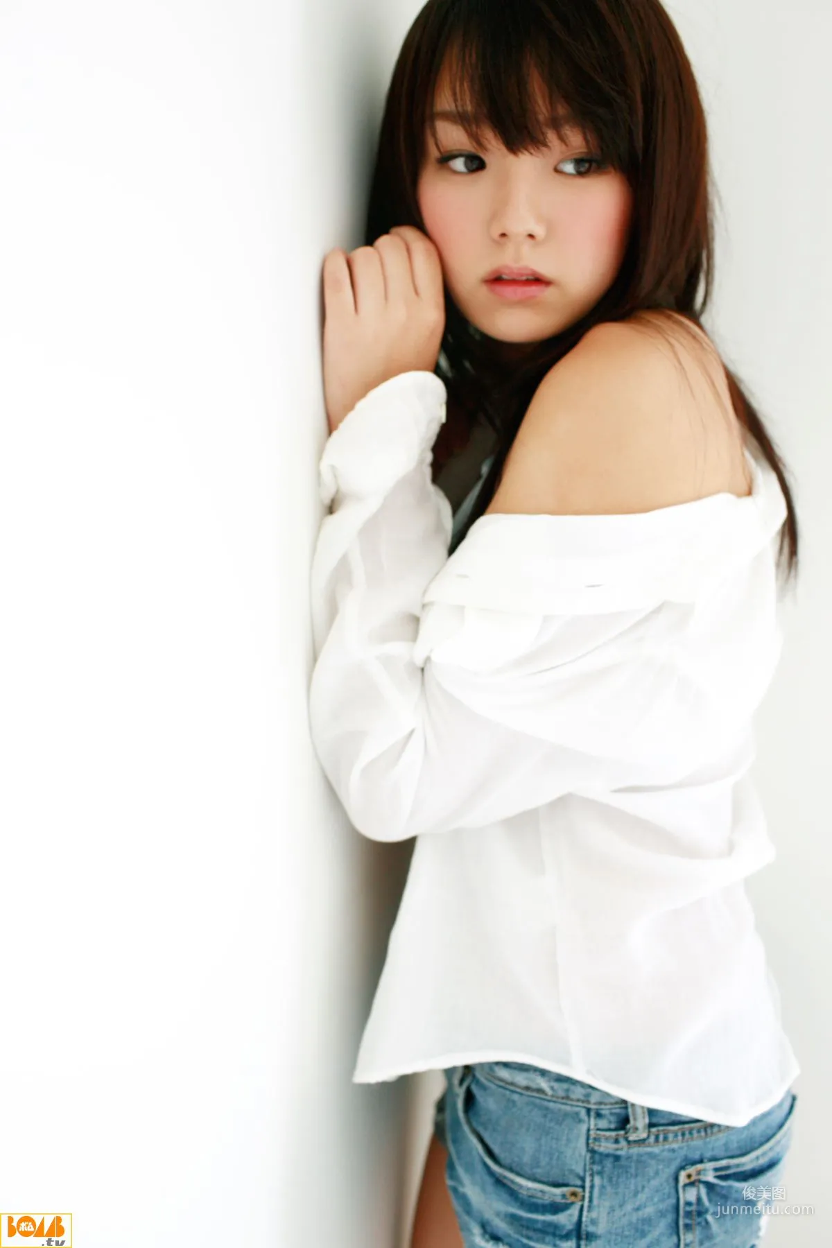 [Bomb.TV] 2010 No.08 Ai Shinozaki Photo Set photo 6