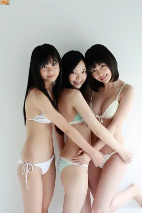 [Bomb.TV] 2011年10月号 広瀬玲奈、伊藤優衣、安藤遙 寫真集
